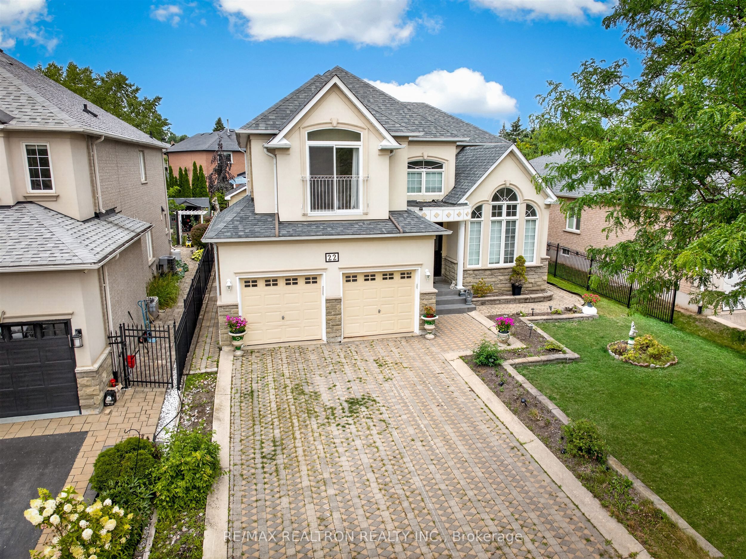 22 Queensborough Court Property Photo 4