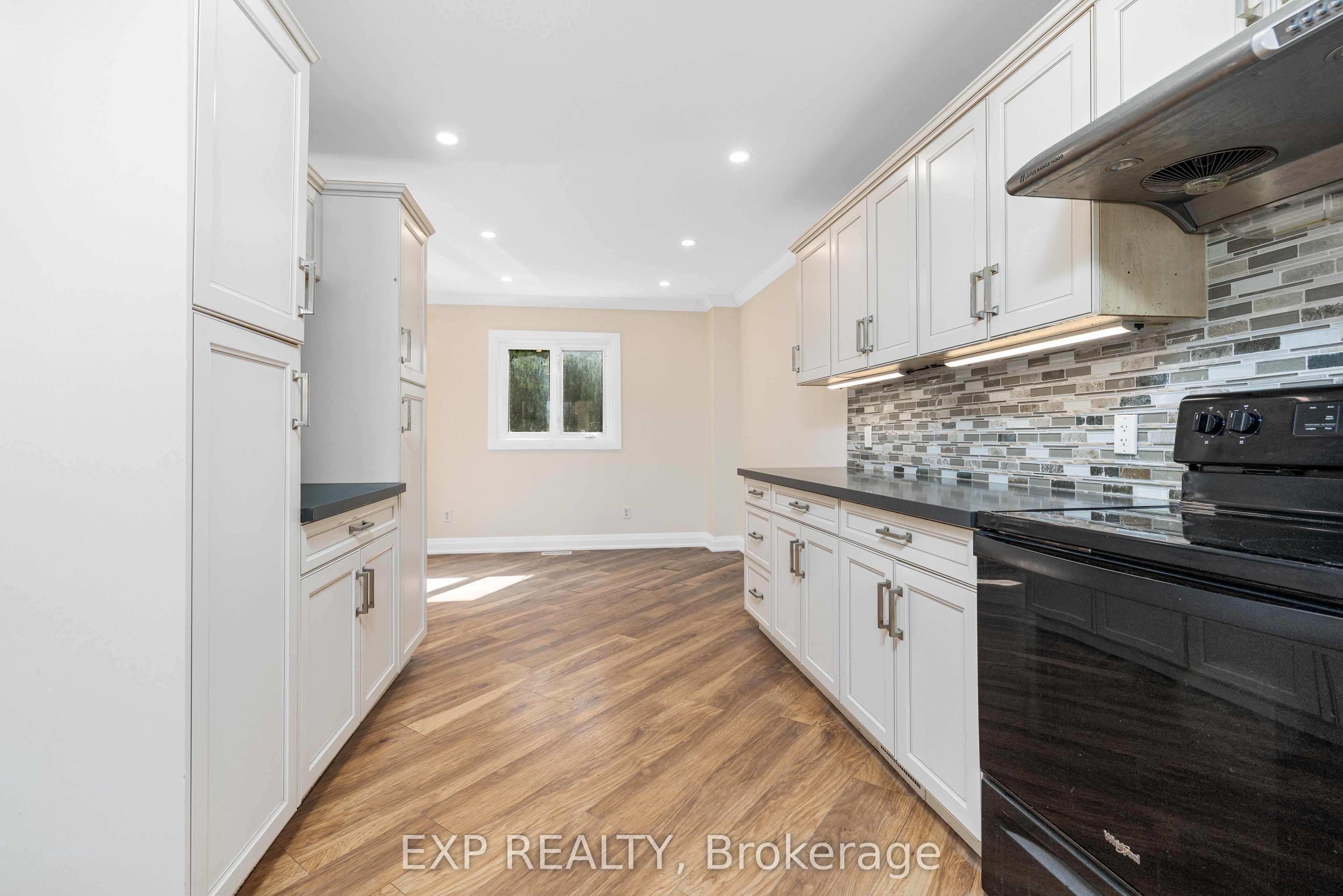 41 Hodgins Avenue Property Photo 15