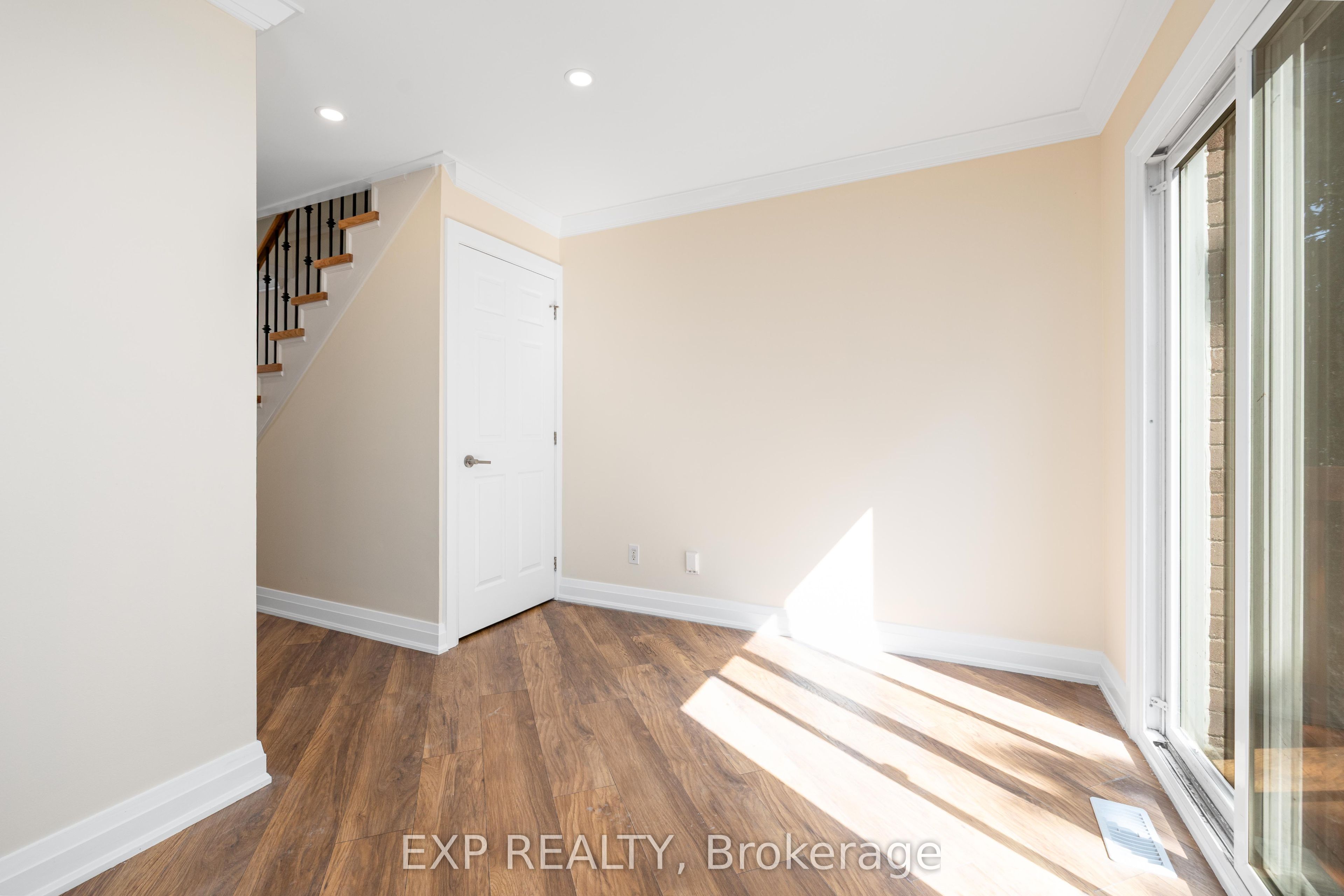 41 Hodgins Avenue Property Photo 17