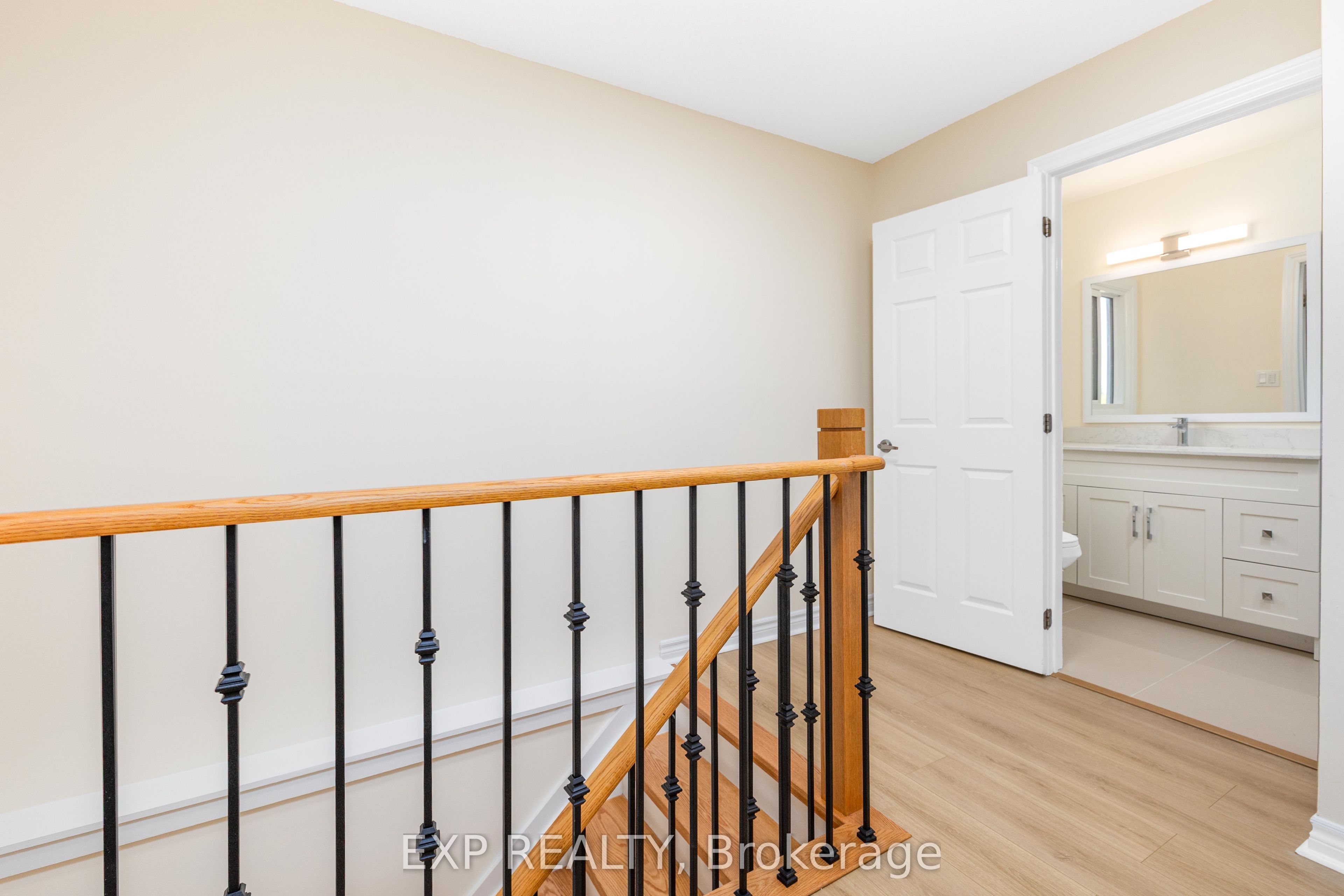 41 Hodgins Avenue Property Photo 19