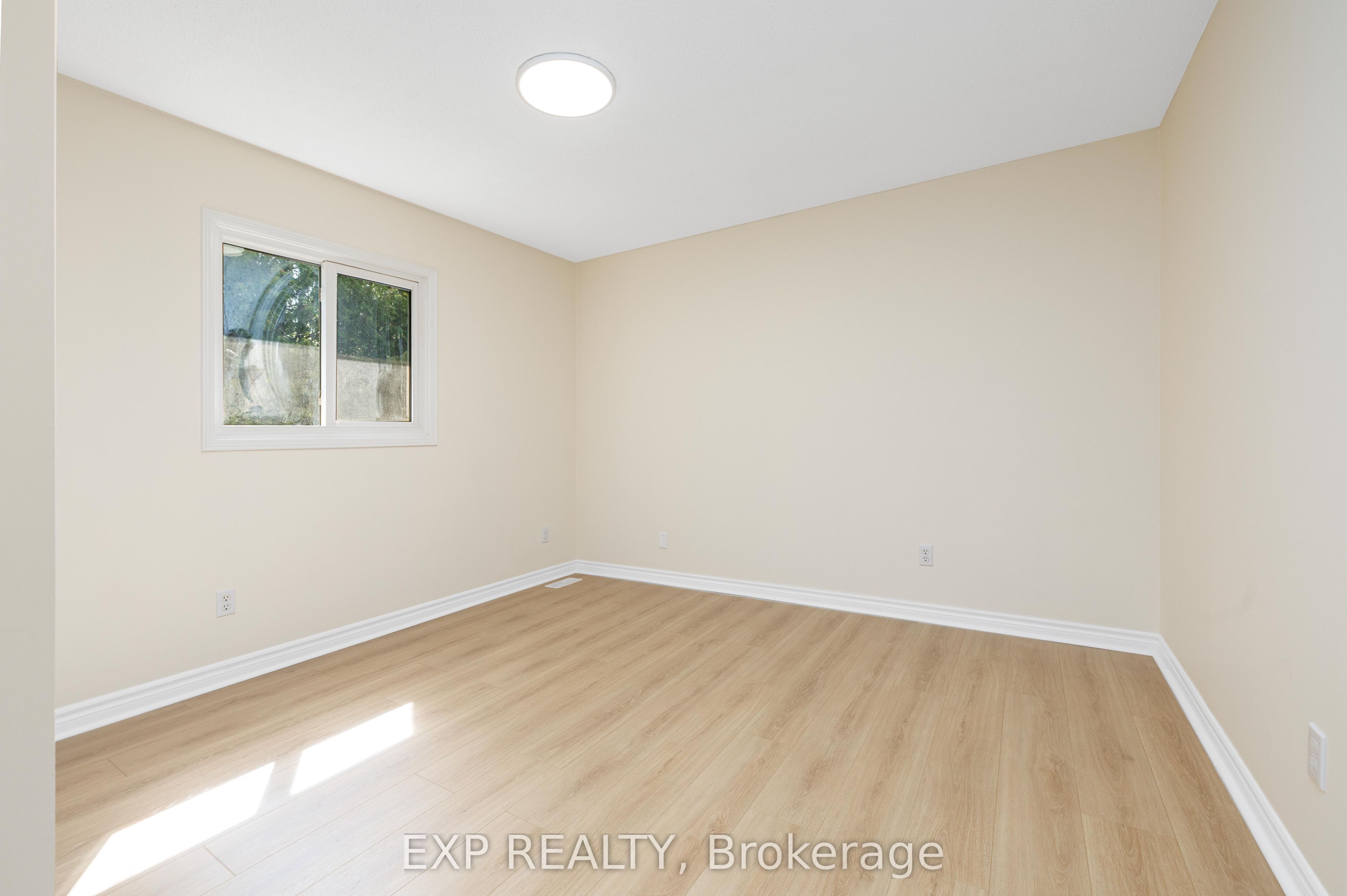 41 Hodgins Avenue Property Photo 29