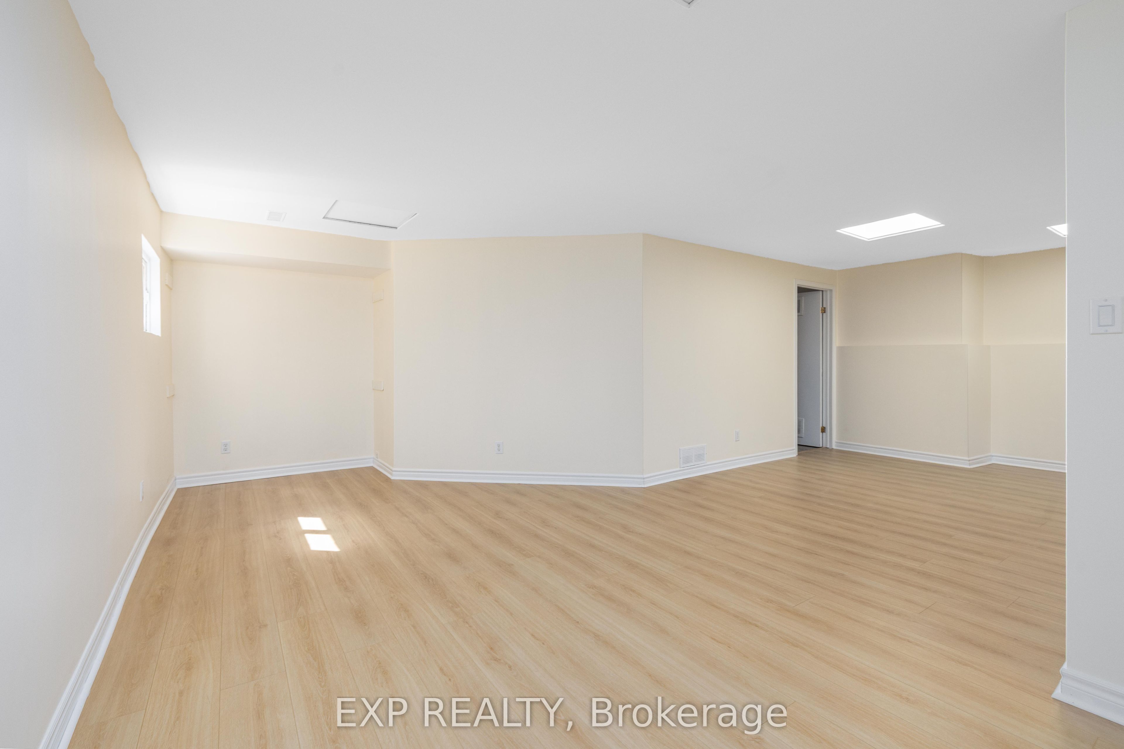 41 Hodgins Avenue Property Photo 34