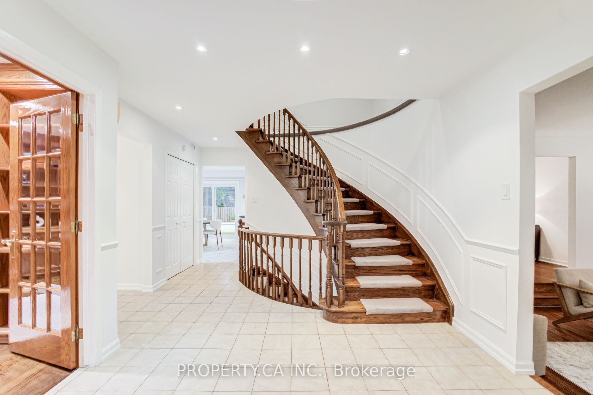 143 Cambridge Crescent Property Photo 2