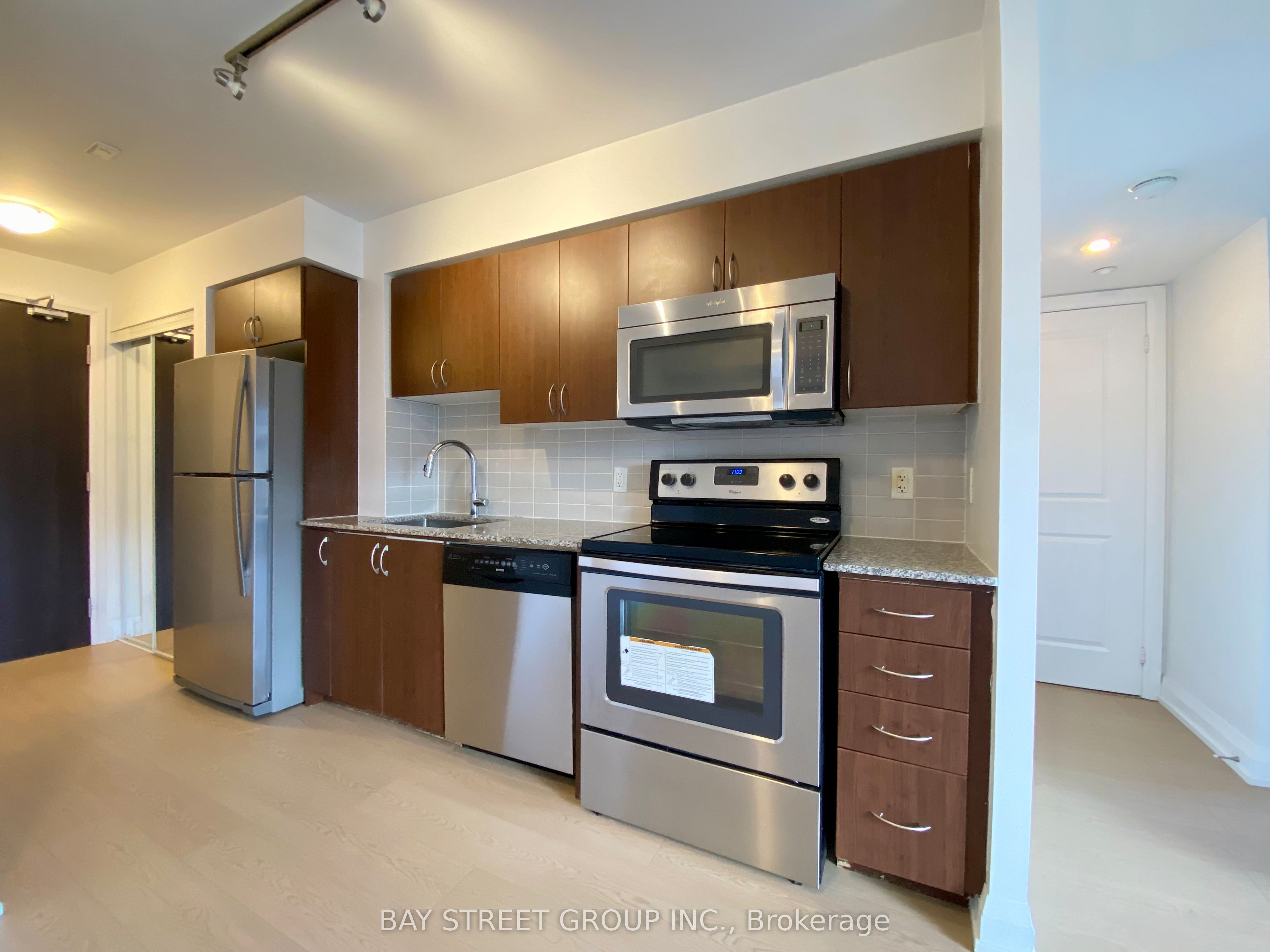 370 Highway 7 E 925 Property Photo 5