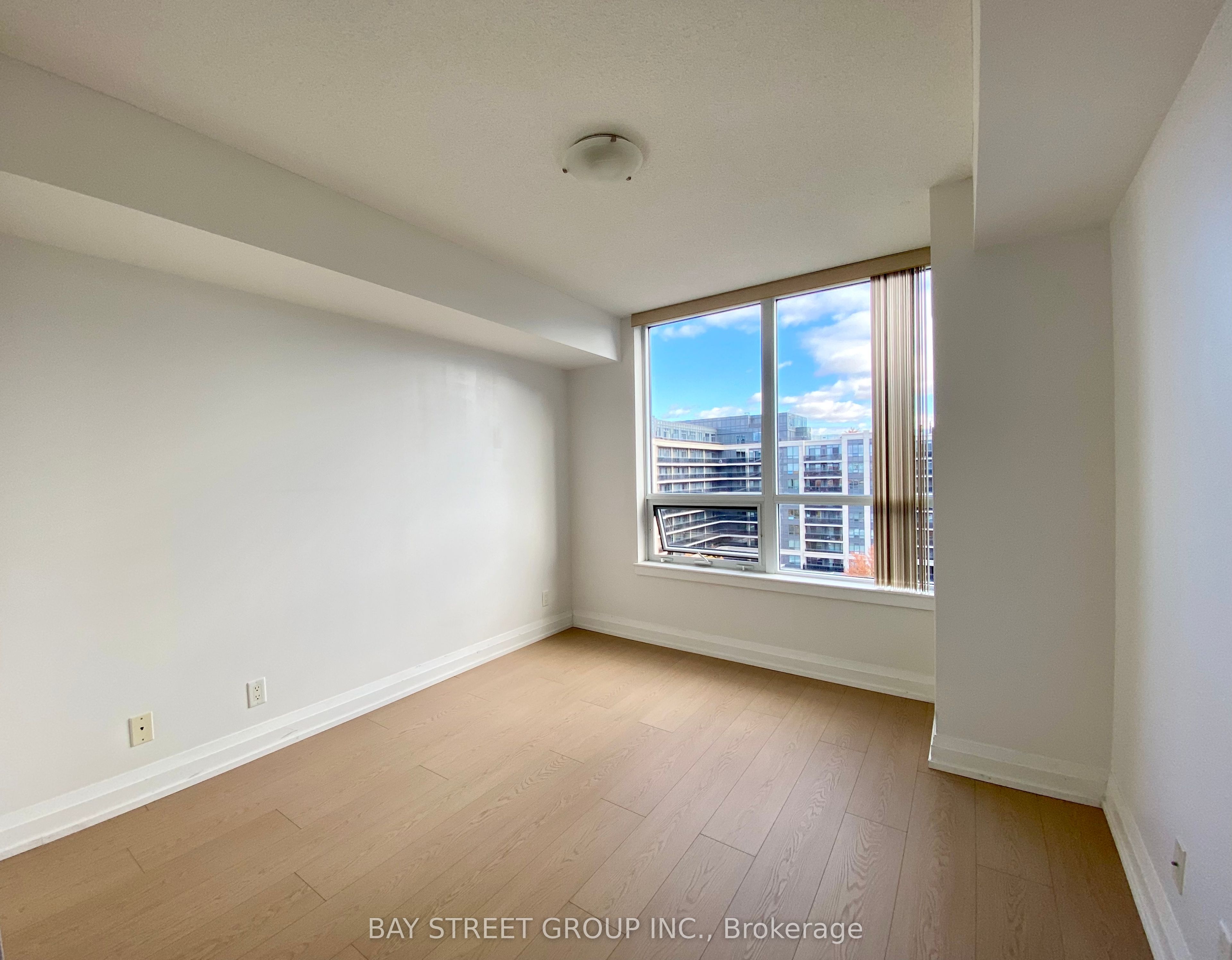 370 Highway 7 E 925 Property Photo 11