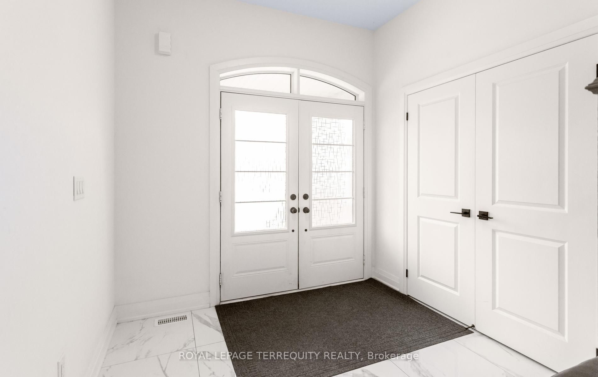242 Factor Street Property Photo 4