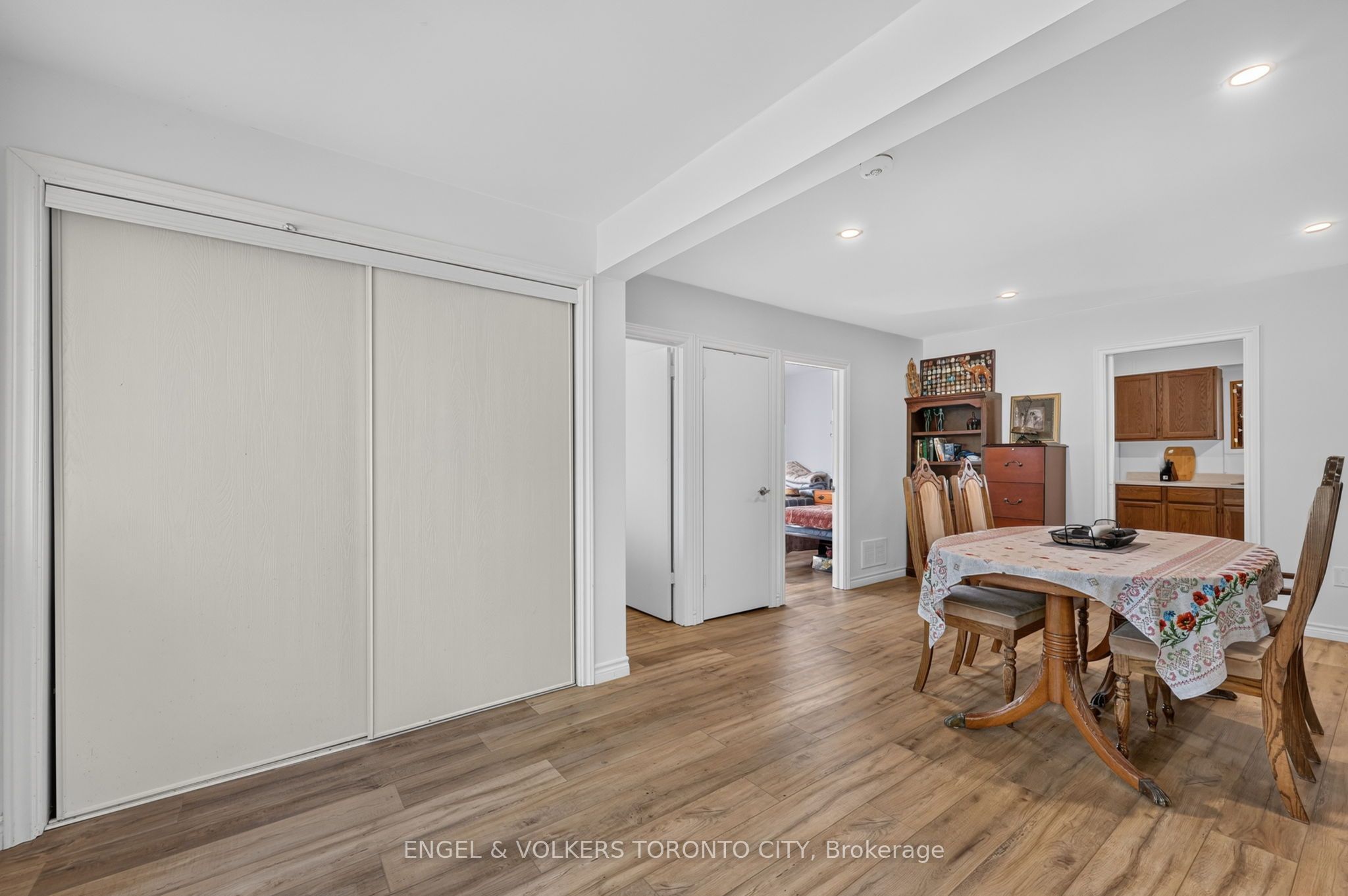 1108 Trombley Street Property Photo 4
