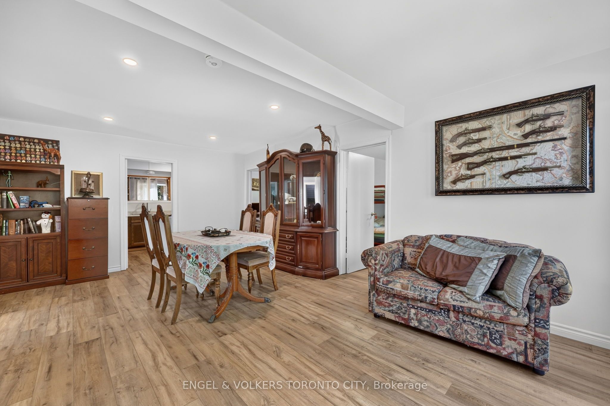 1108 Trombley Street Property Photo 5