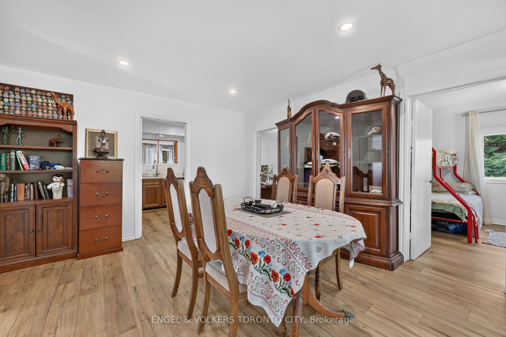 1108 Trombley Street Property Photo 6