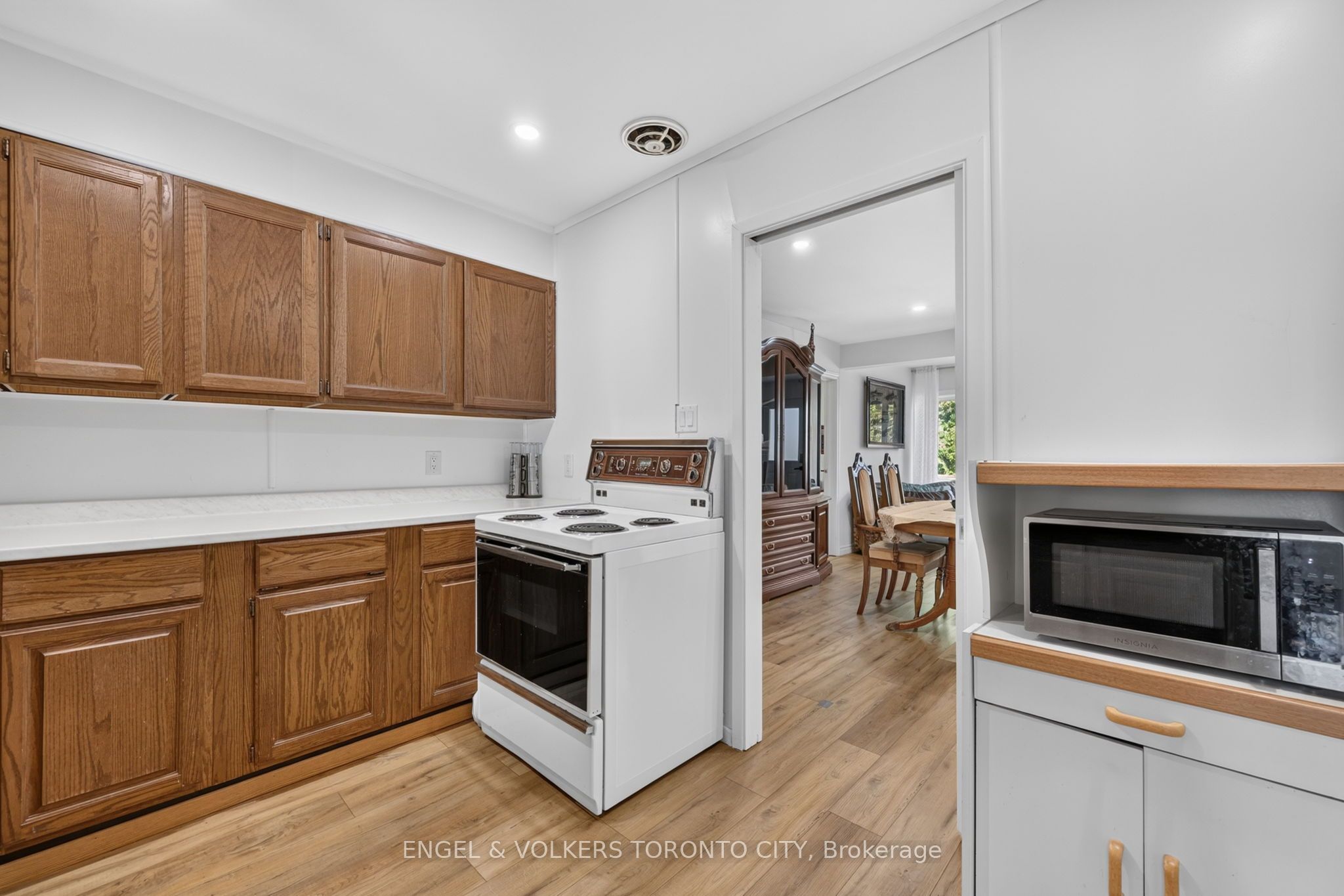 1108 Trombley Street Property Photo 16