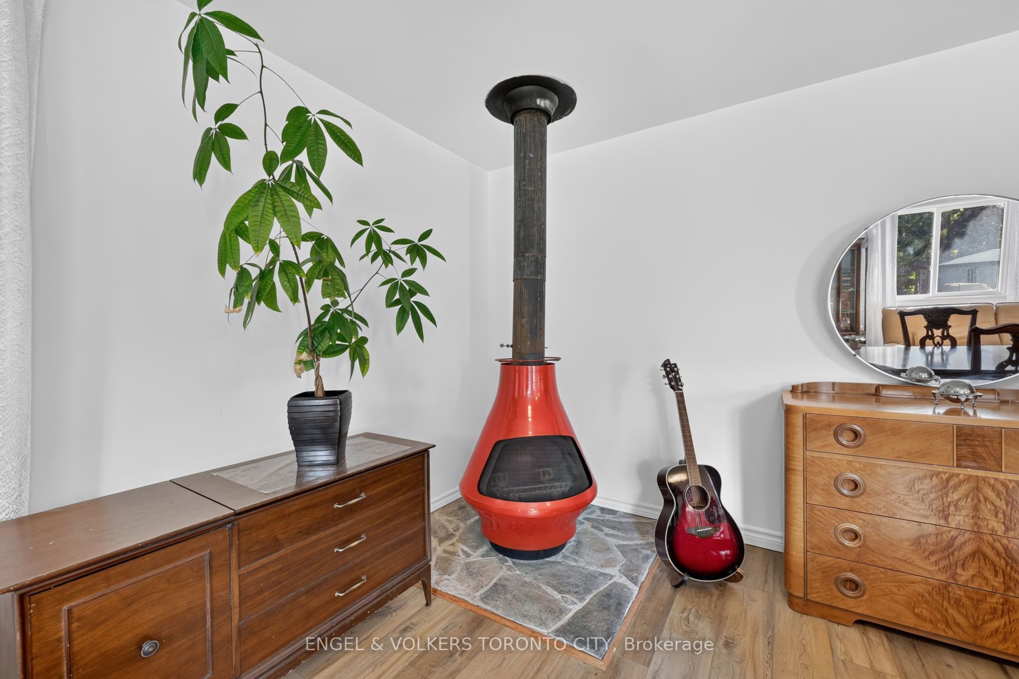 1108 Trombley Street Property Photo 20