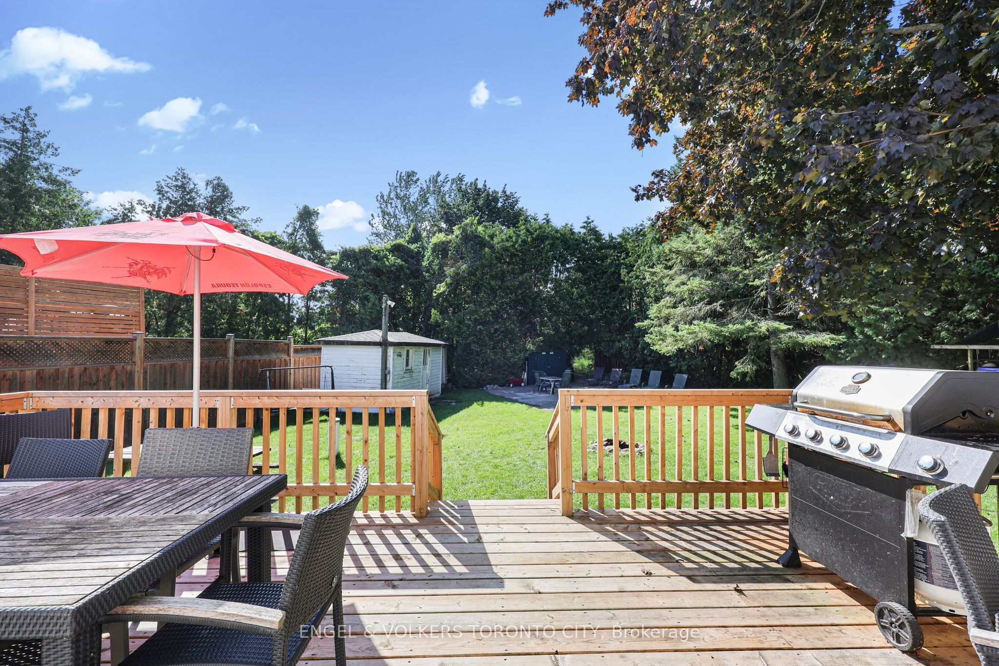 1108 Trombley Street Property Photo 27