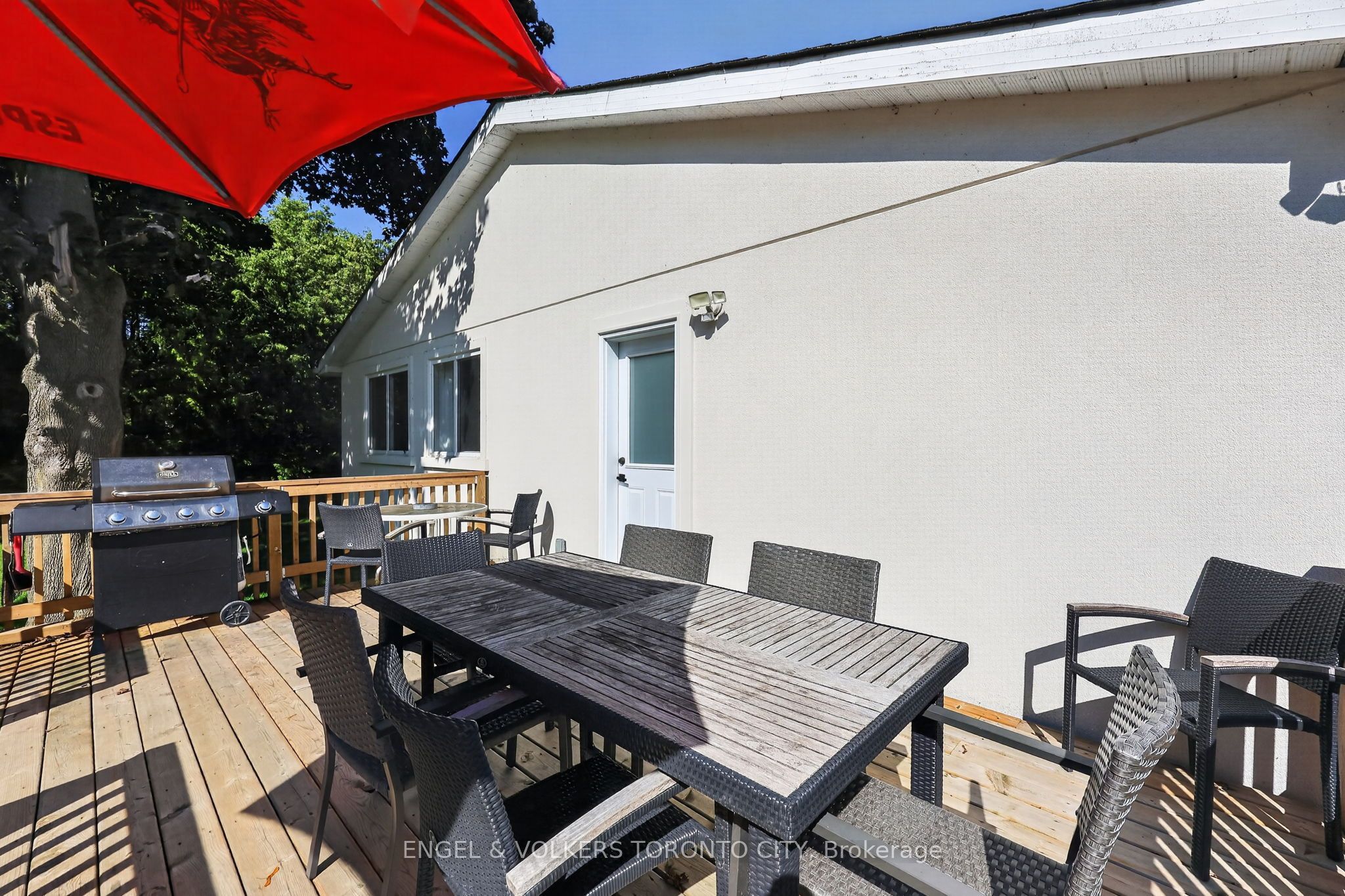 1108 Trombley Street Property Photo 28