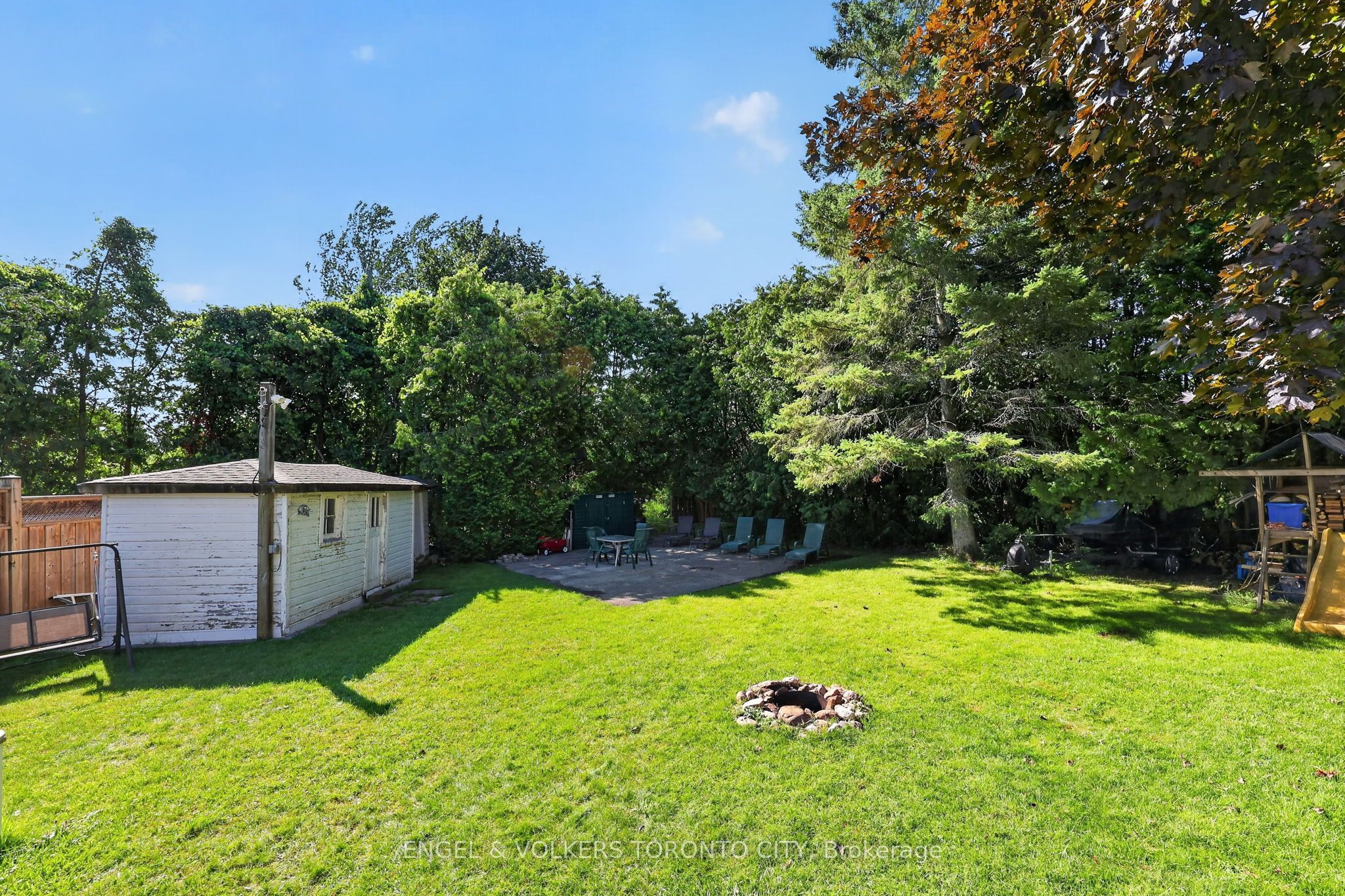 1108 Trombley Street Property Photo 30
