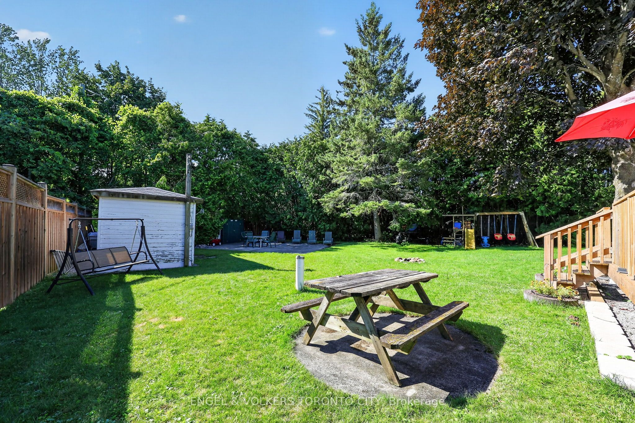 1108 Trombley Street Property Photo 31