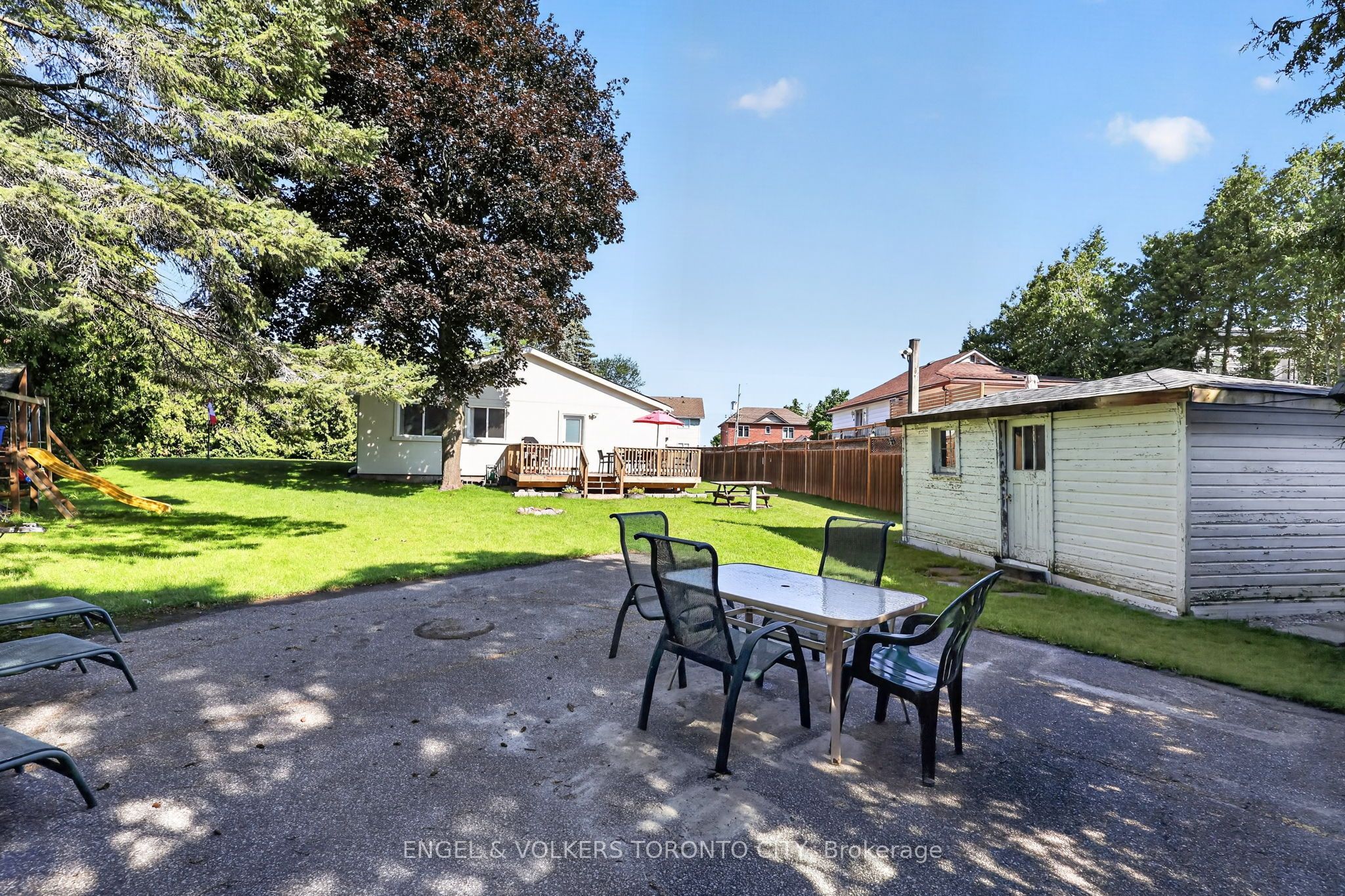 1108 Trombley Street Property Photo 35