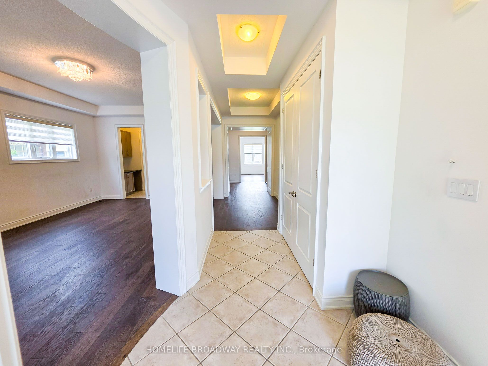 525 Elgin Mills Road W Property Photo 2