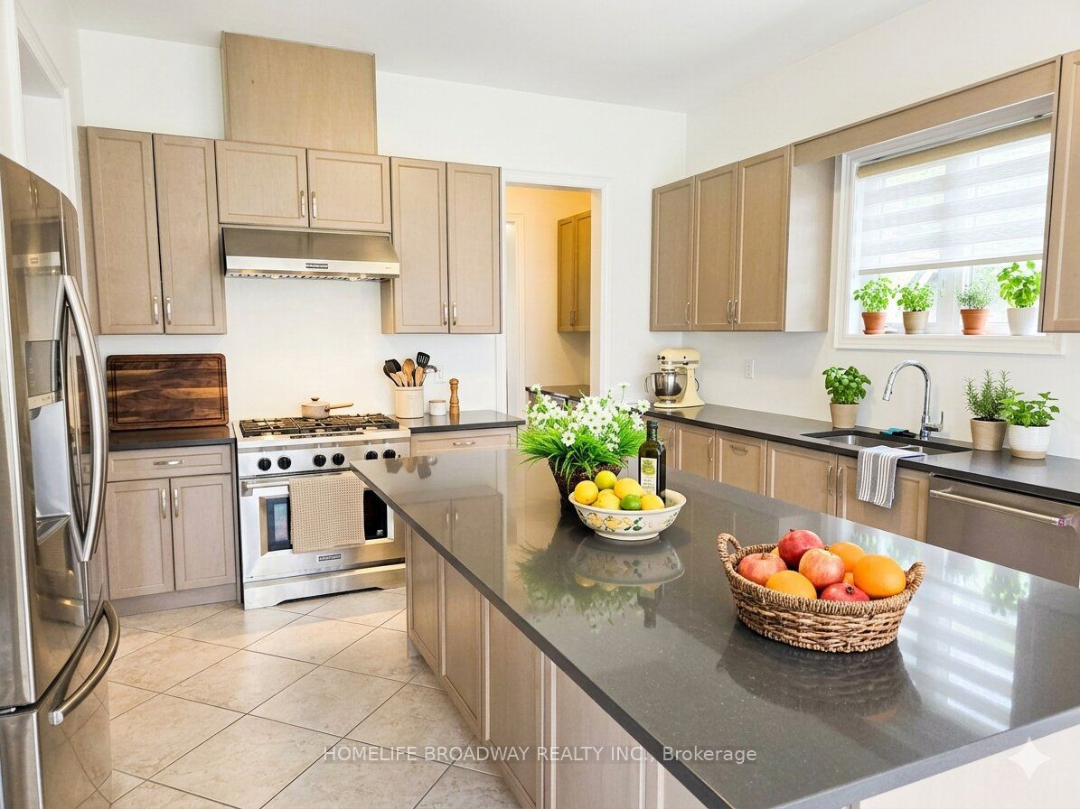 525 Elgin Mills Road W Property Photo 9