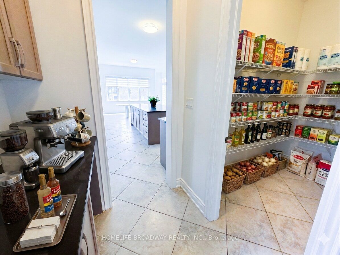 525 Elgin Mills Road W Property Photo 12
