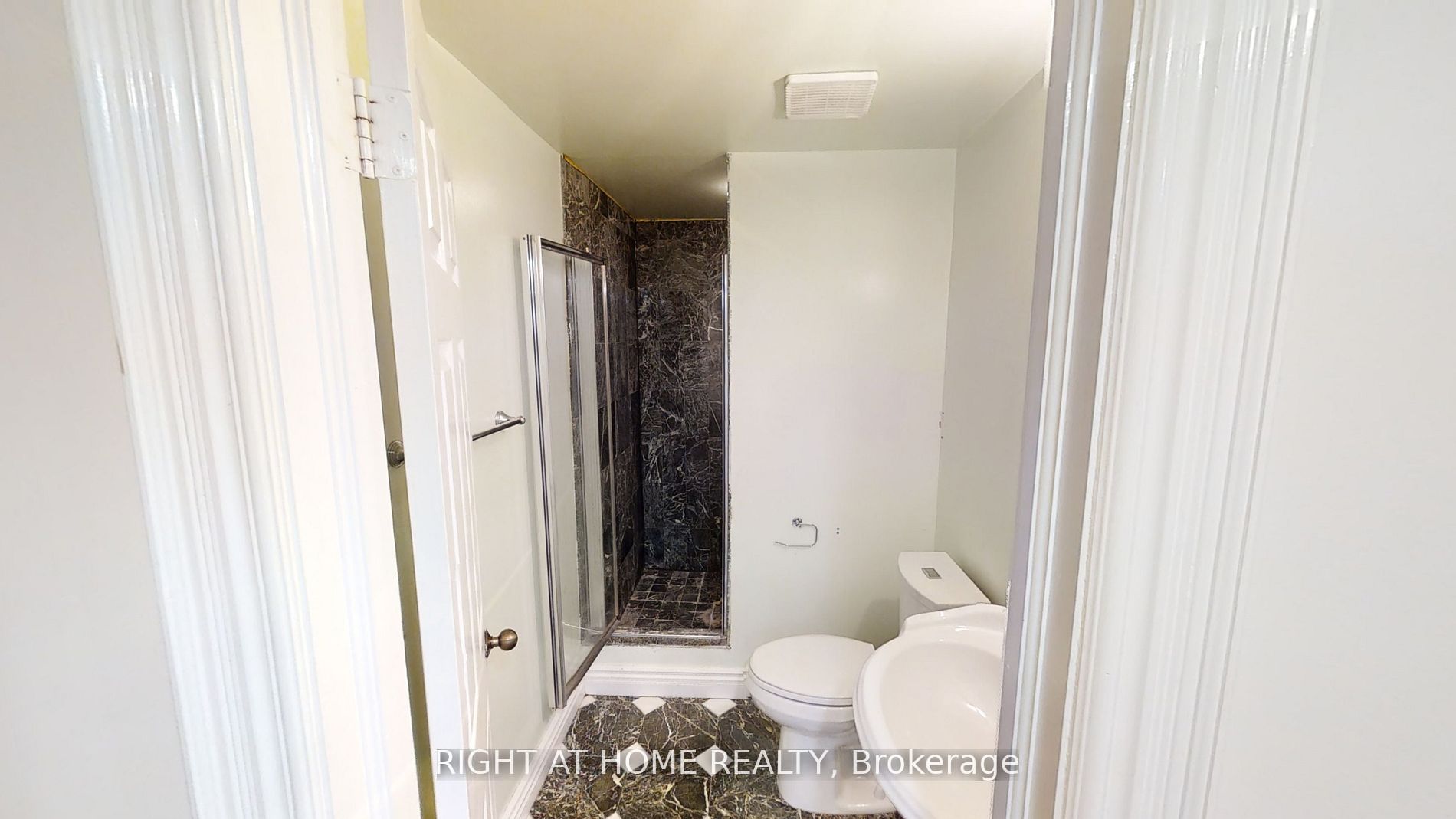 31 Northgate Crescent E Property Photo 41
