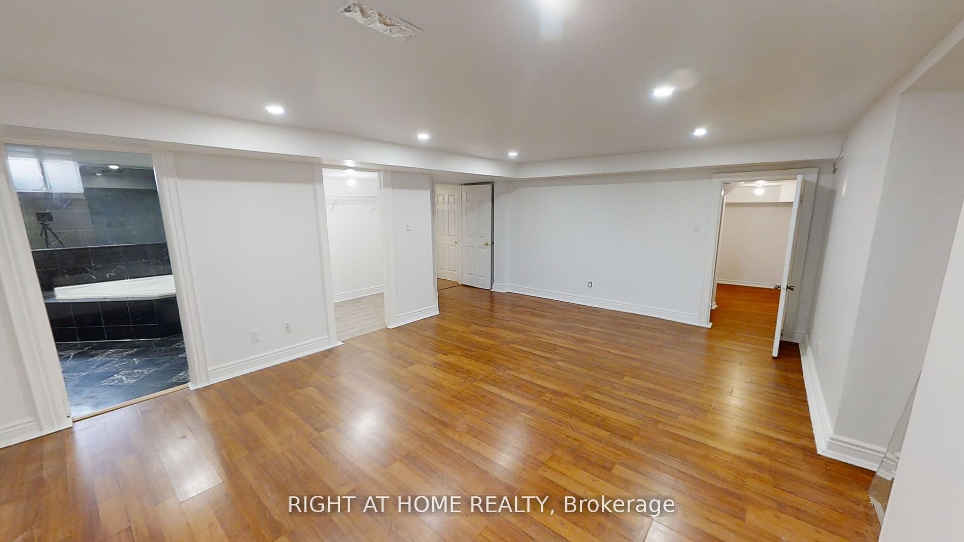 31 Northgate Crescent E Property Photo 42