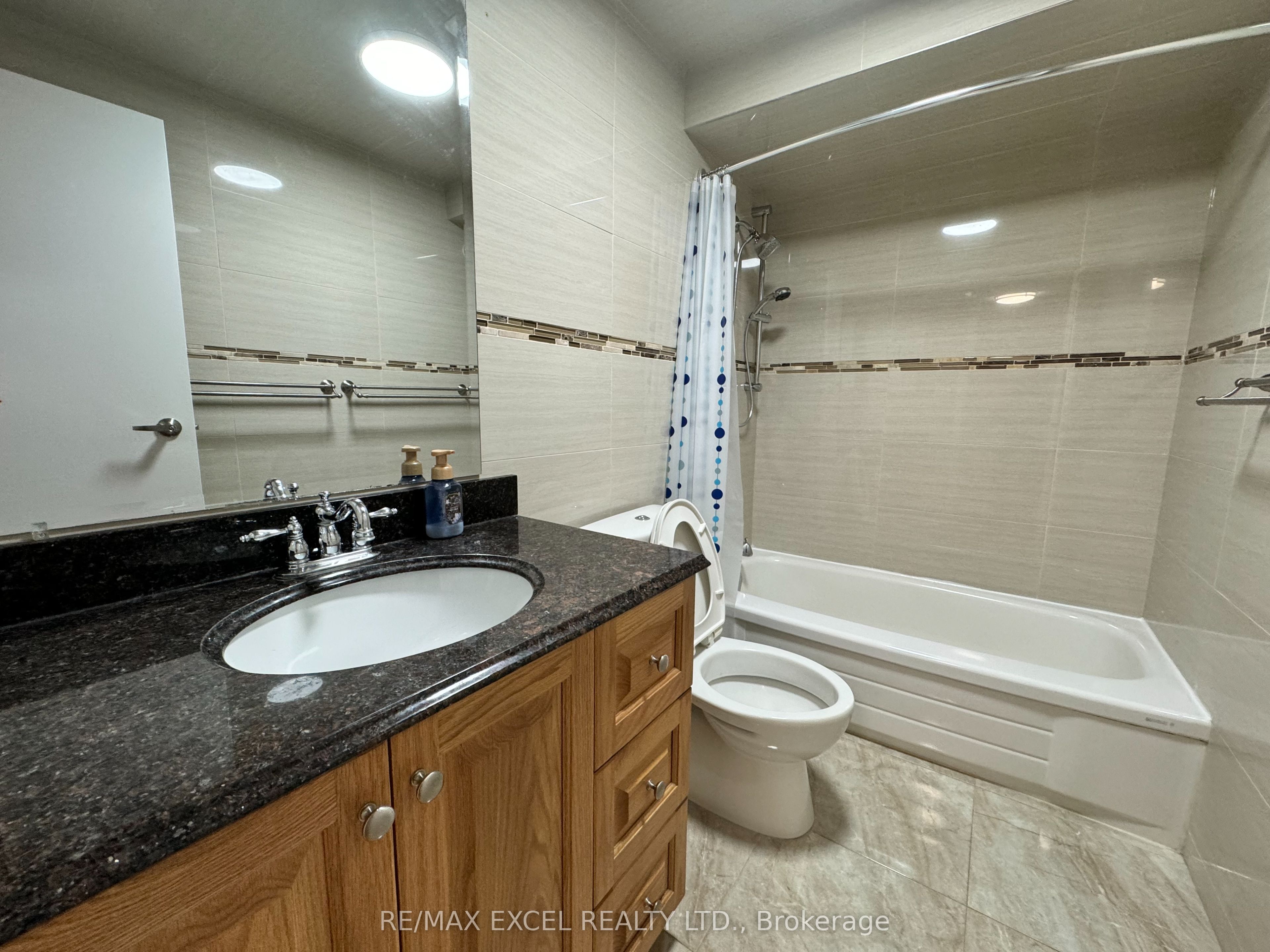 27 Manston Crescent Property Photo 6