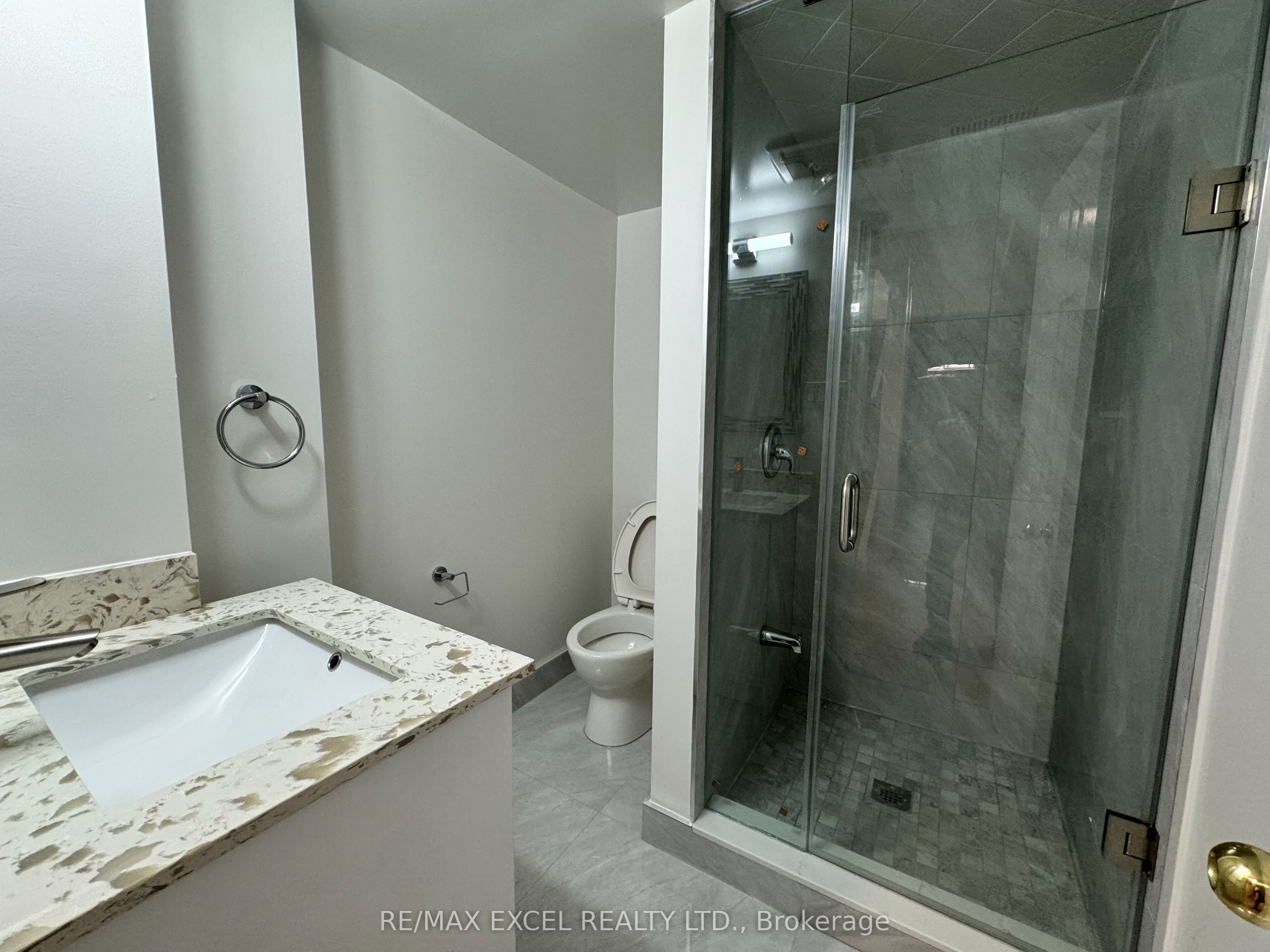 27 Manston Crescent Property Photo 9