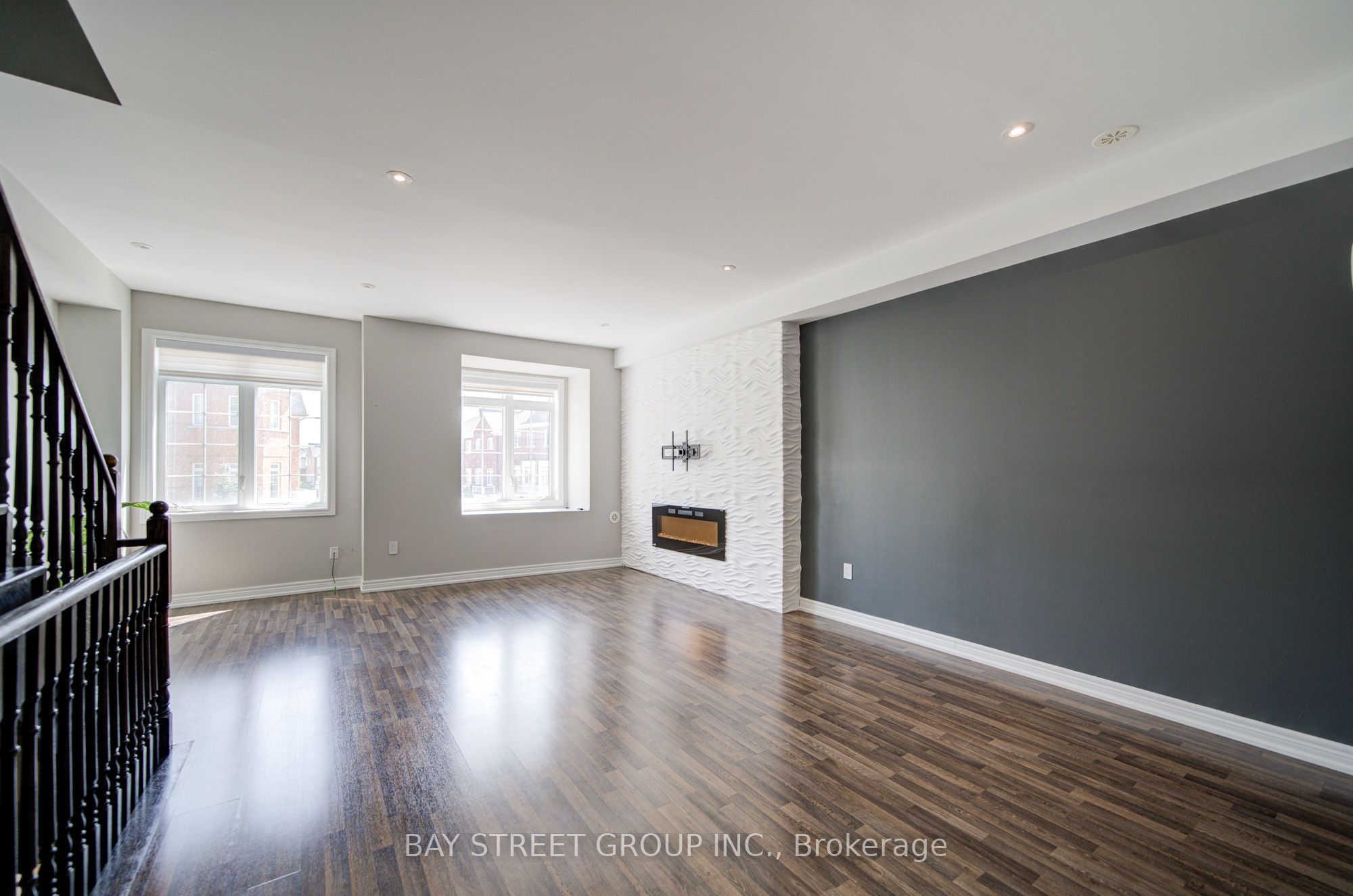 48 Roy Grove Way Property Photo 2