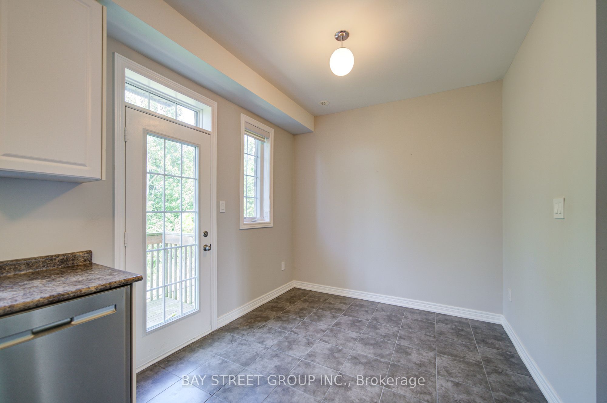 48 Roy Grove Way Property Photo 12