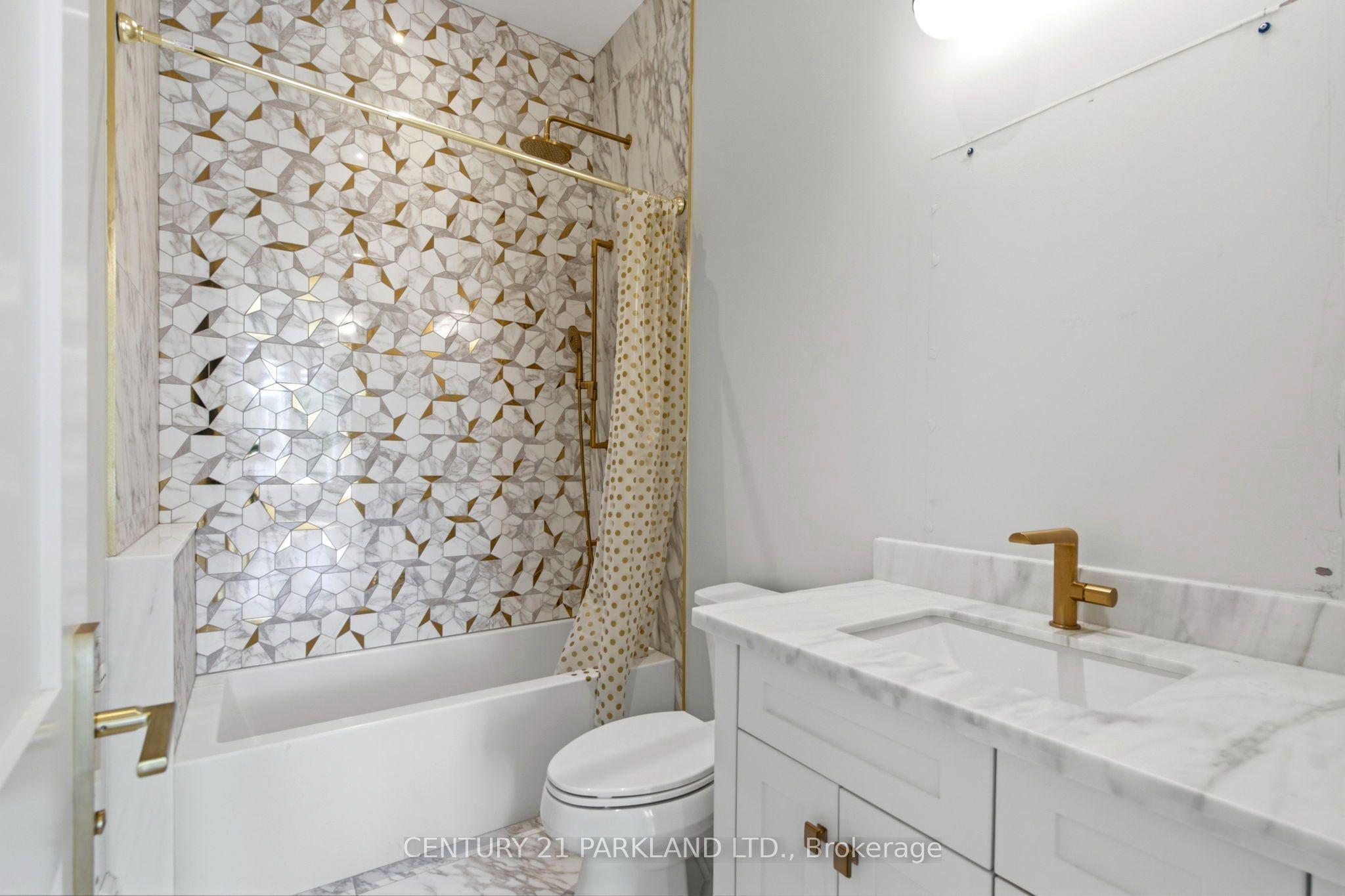 12 Hollywood Crescent Property Photo 32