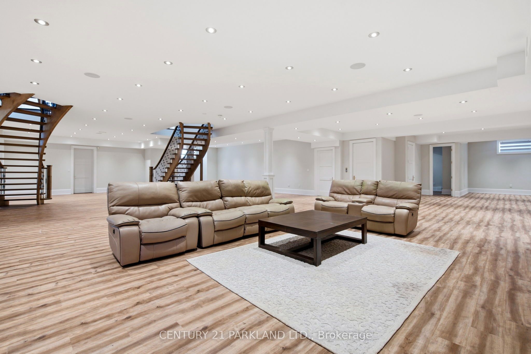 12 Hollywood Crescent Property Photo 50