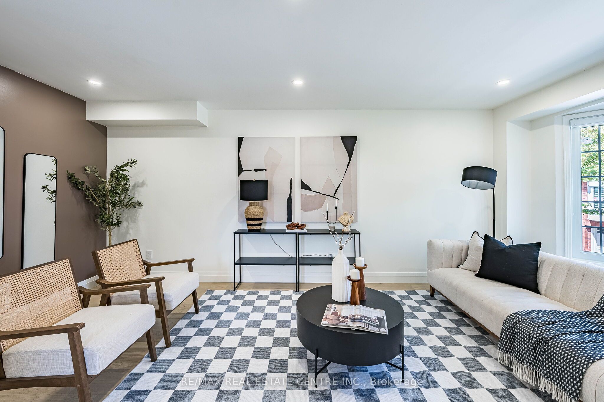 29 Mosaics Avenue Property Photo 6