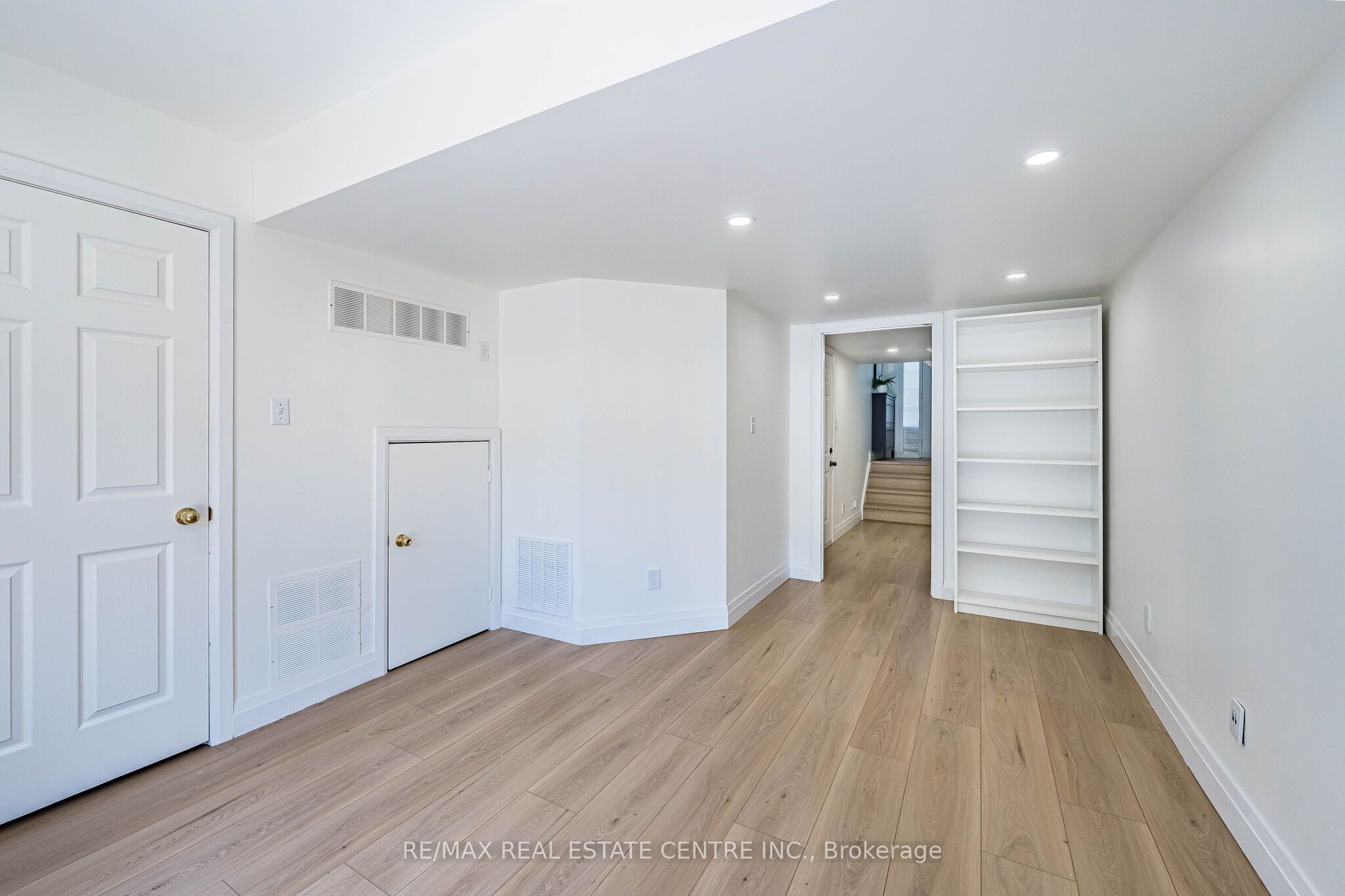 29 Mosaics Avenue Property Photo 43
