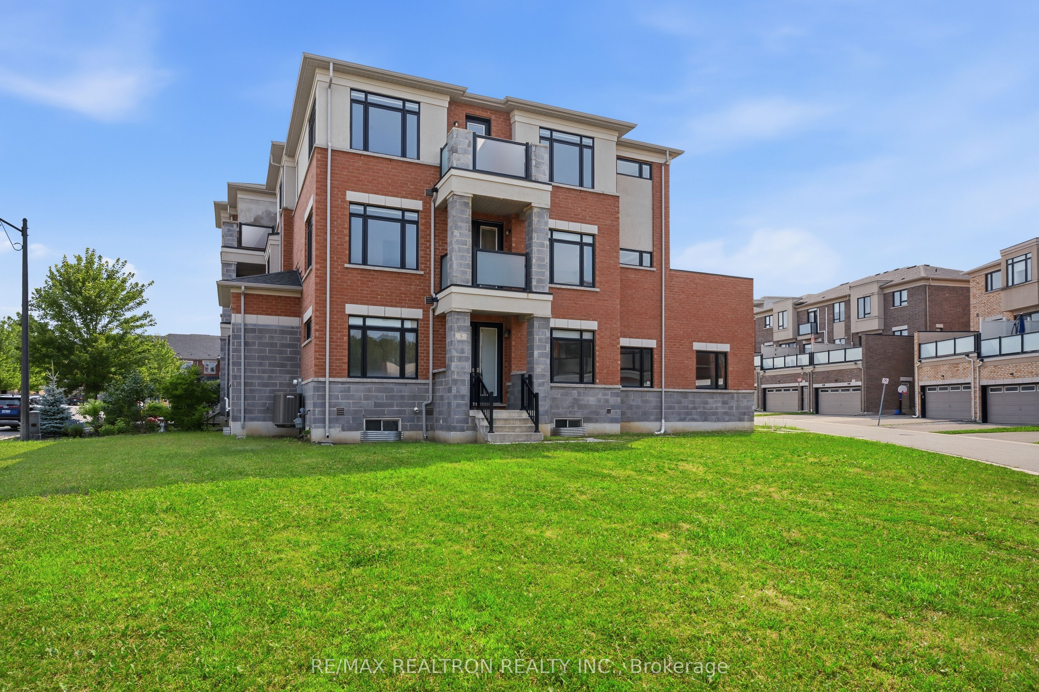 5 Sparks Street Property Photo 3