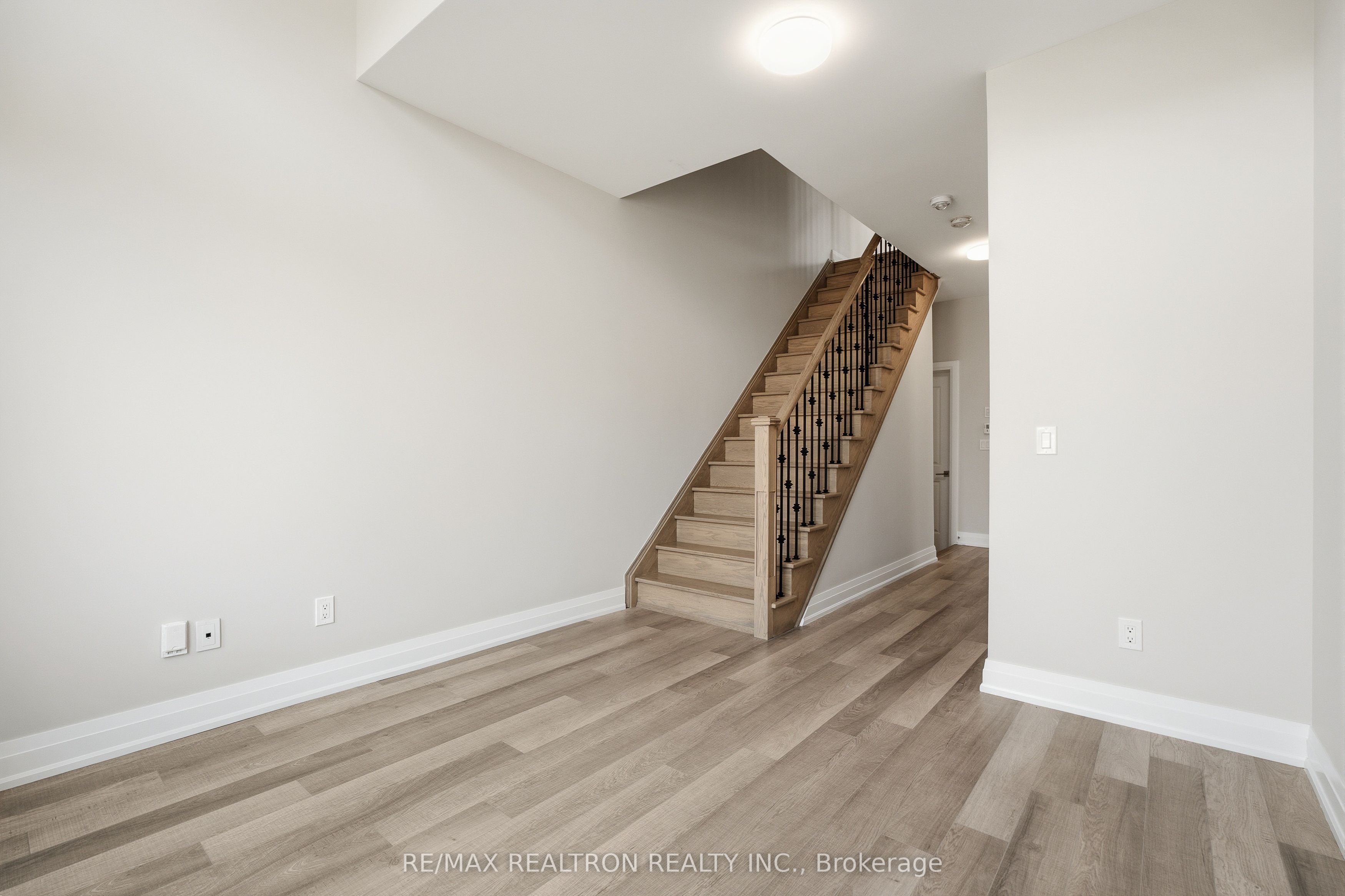 5 Sparks Street Property Photo 15