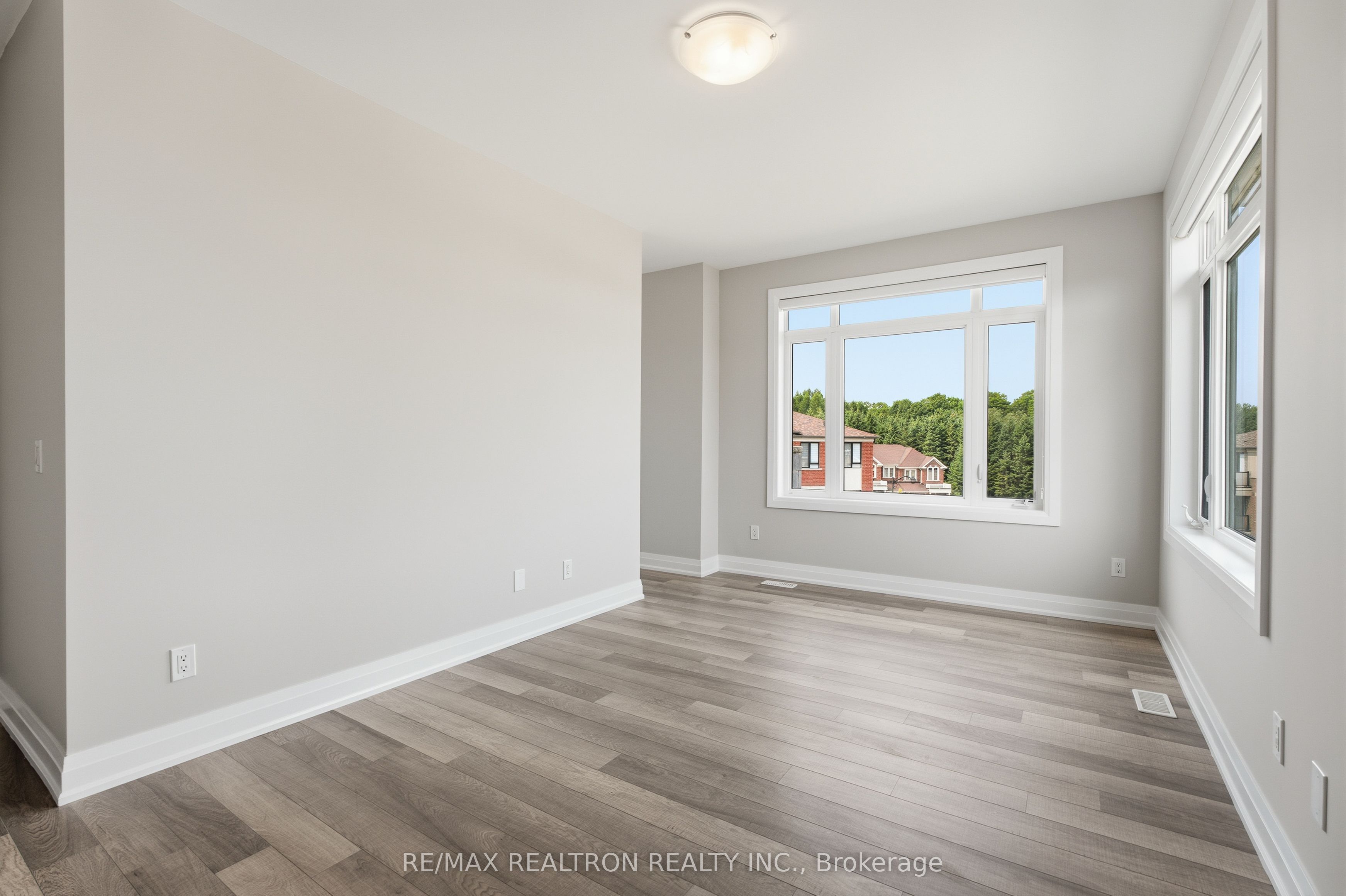 5 Sparks Street Property Photo 34