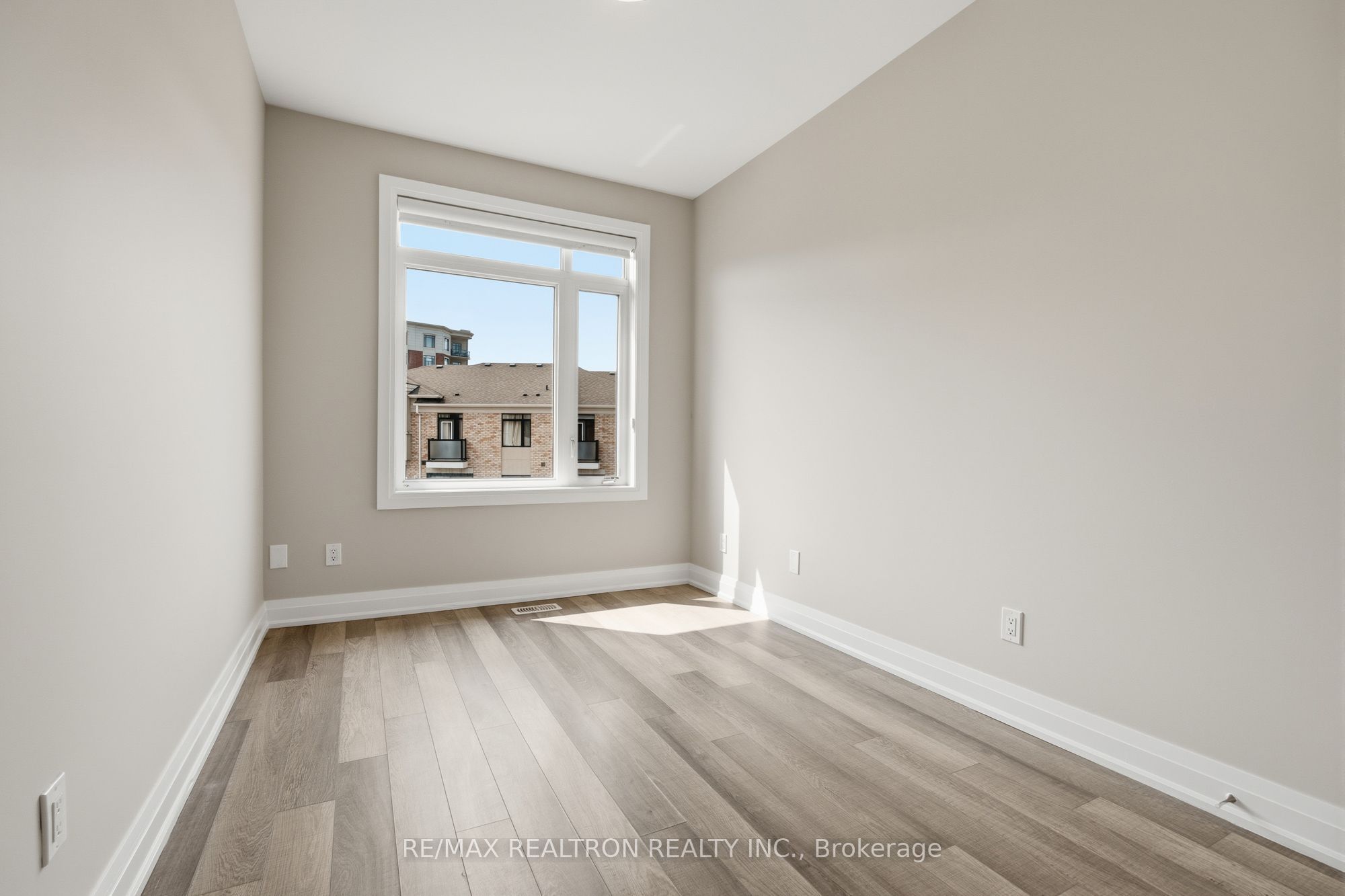 5 Sparks Street Property Photo 41