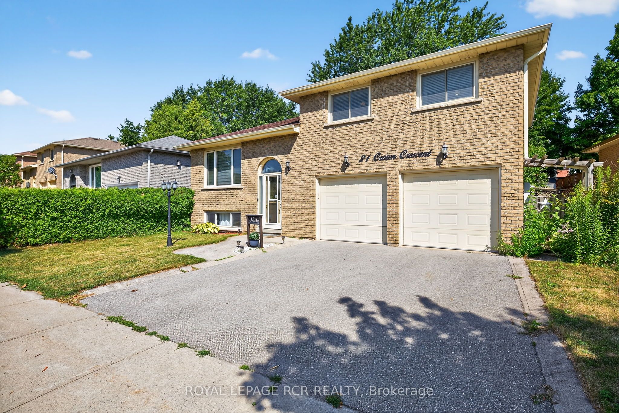 21 Crown Crescent Property Photo 2