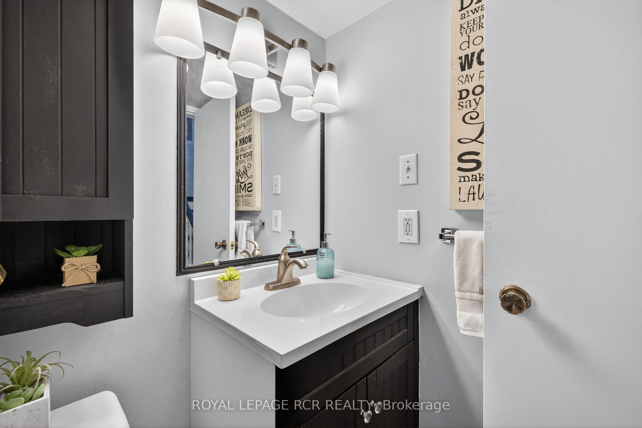 21 Crown Crescent Property Photo 30