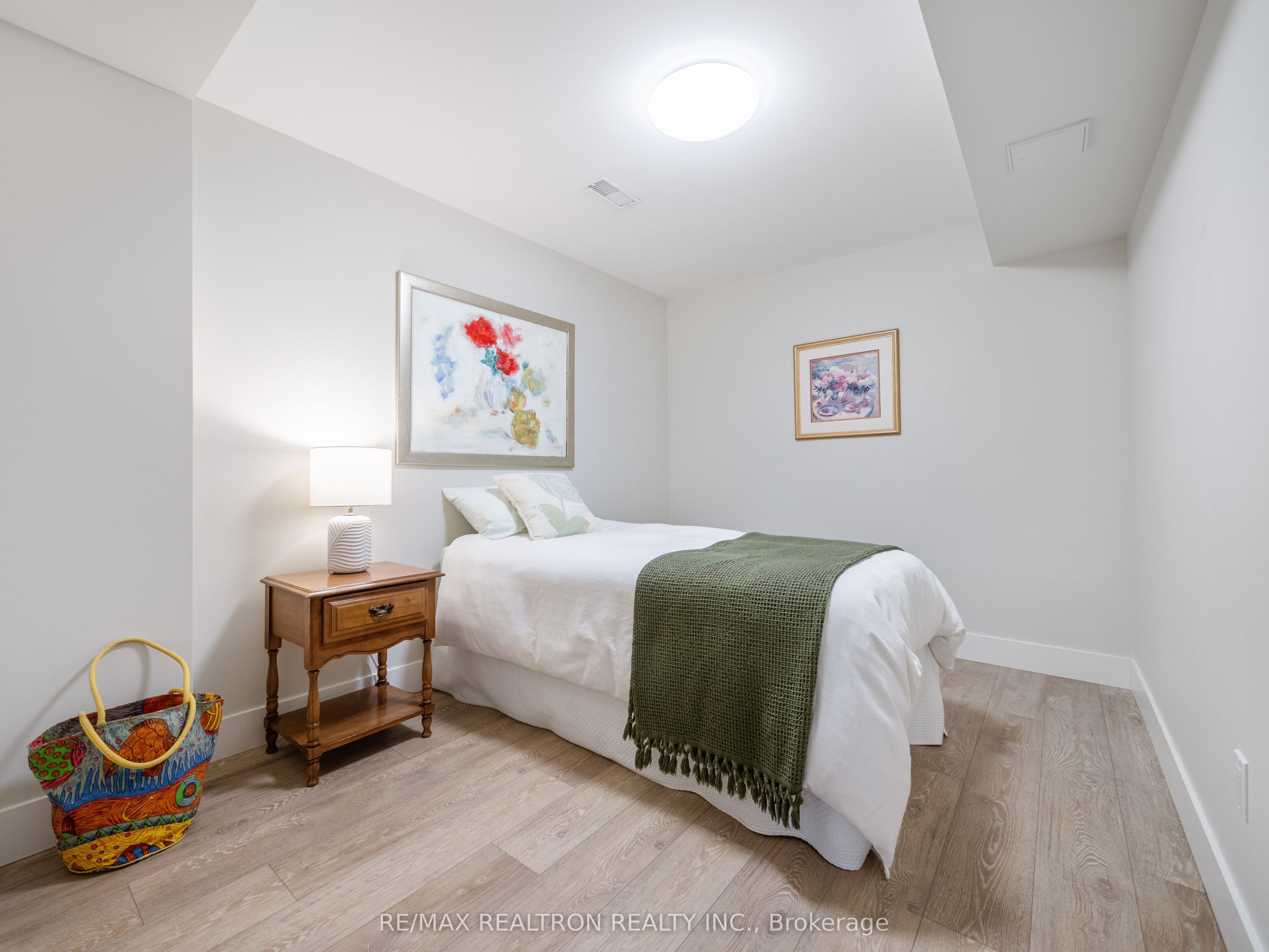 58 Sharonview Crescent Property Photo 28