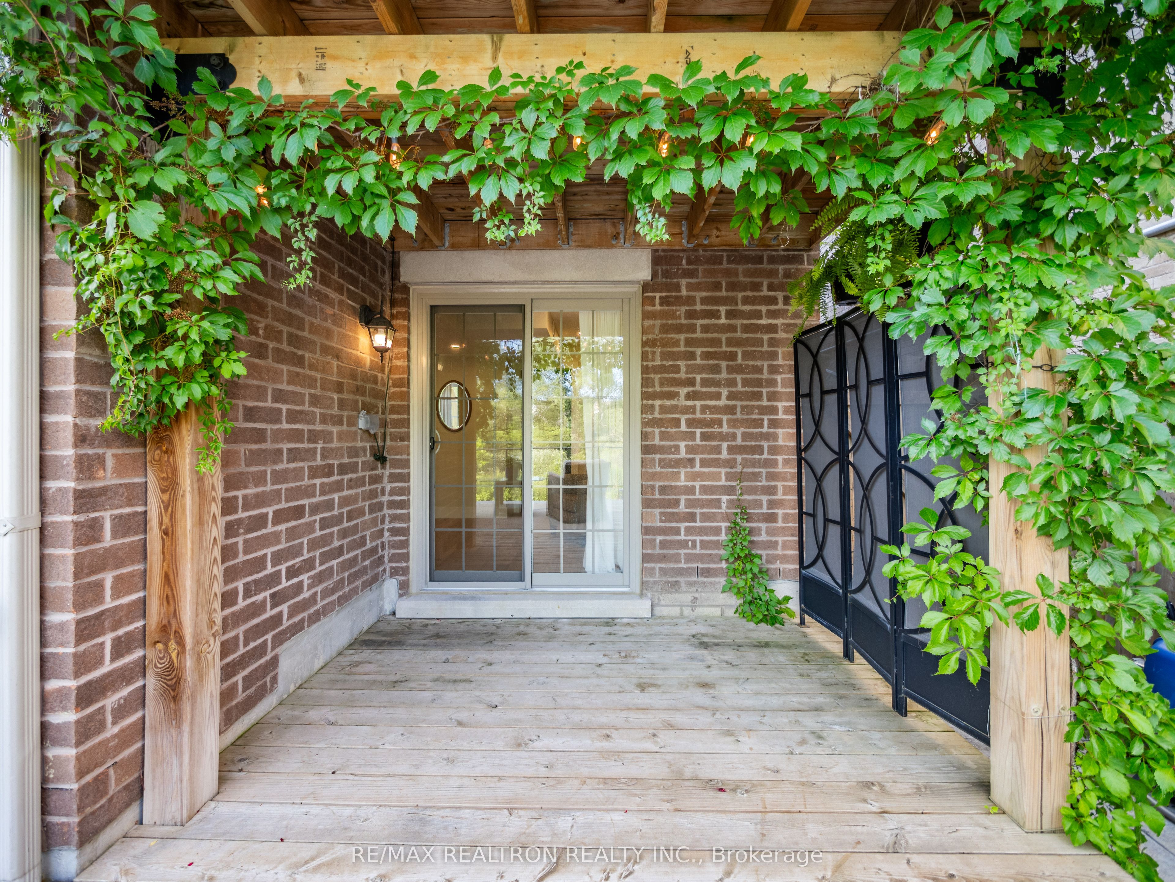 58 Sharonview Crescent Property Photo 31