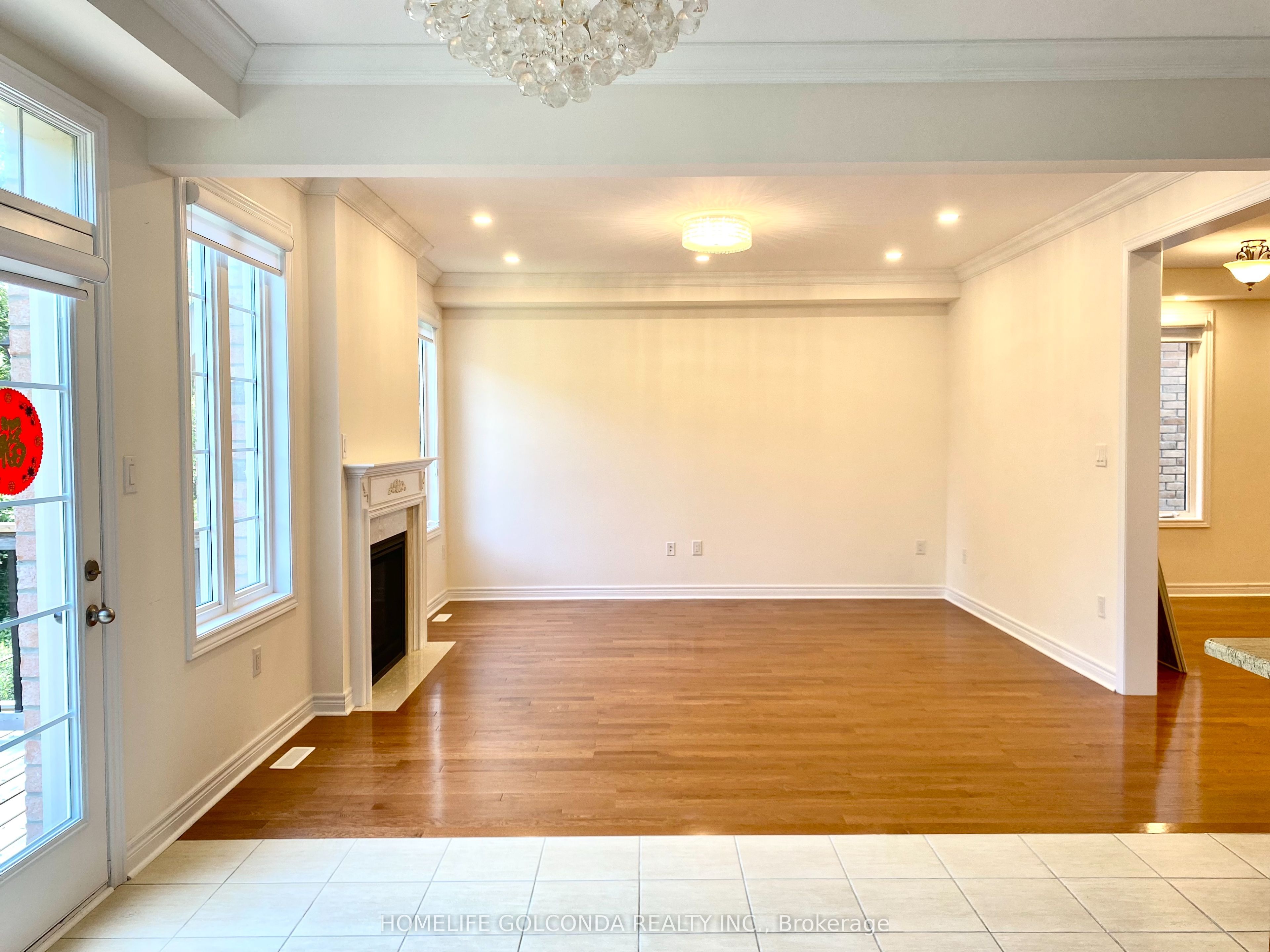 160 Chouinard Way Property Photo 10