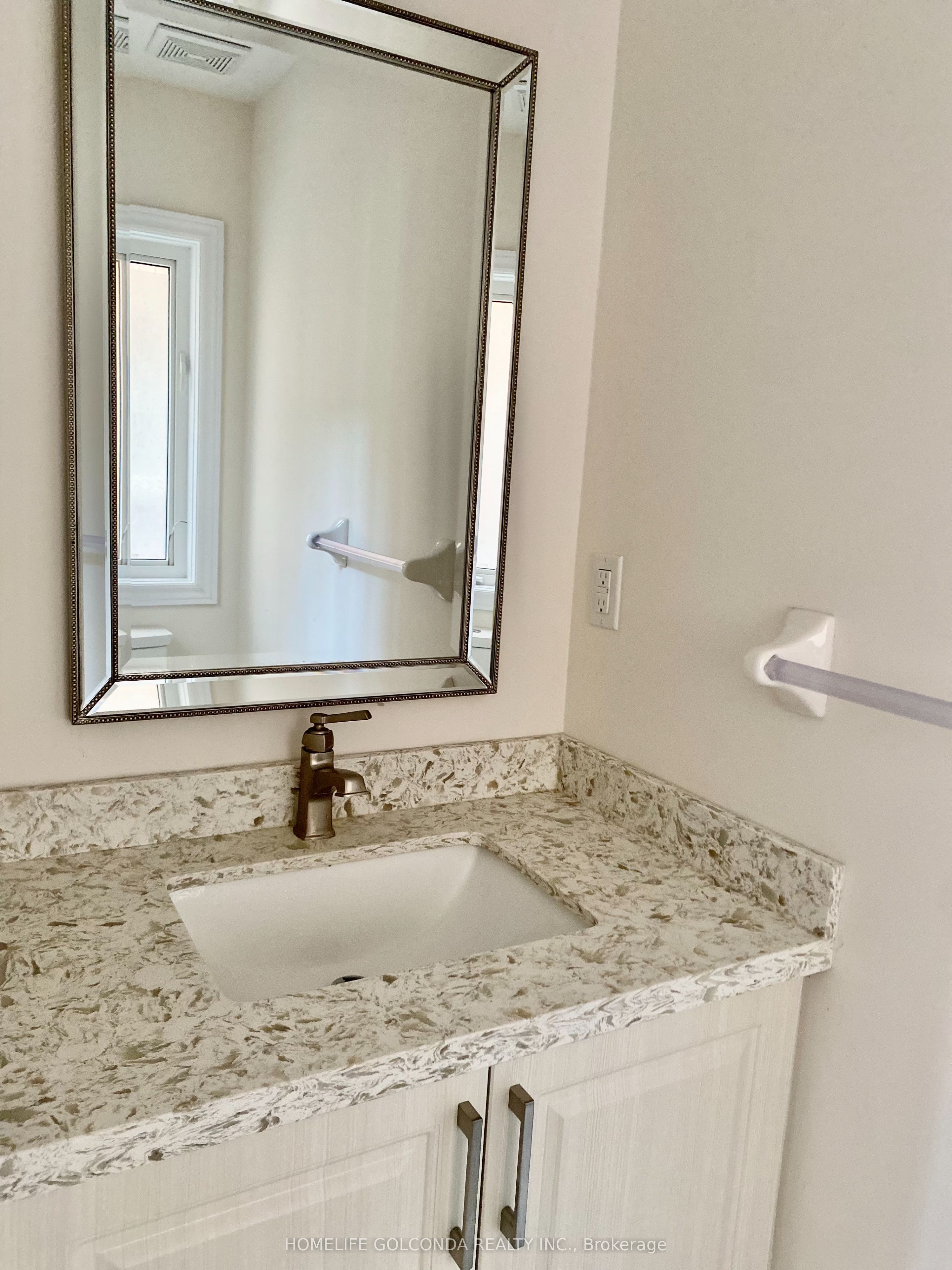 160 Chouinard Way Property Photo 12