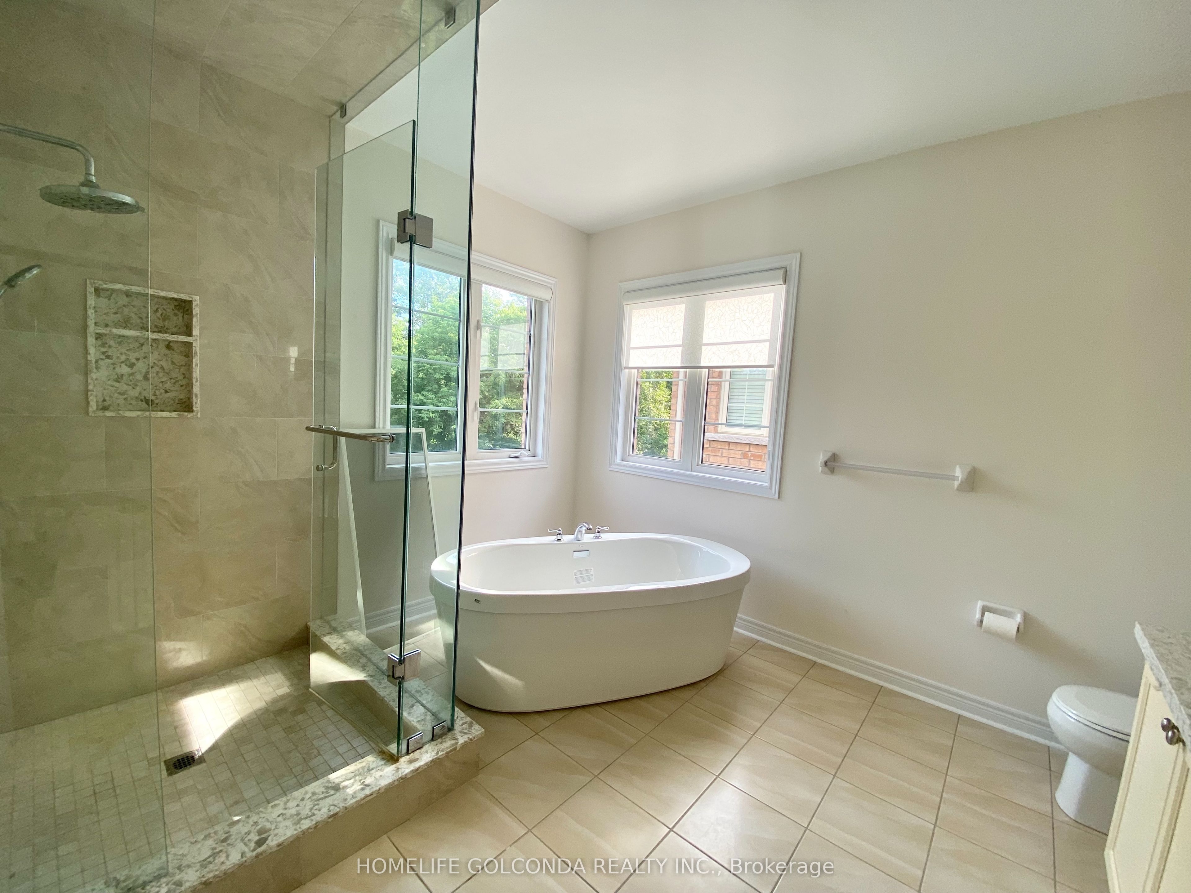 160 Chouinard Way Property Photo 19