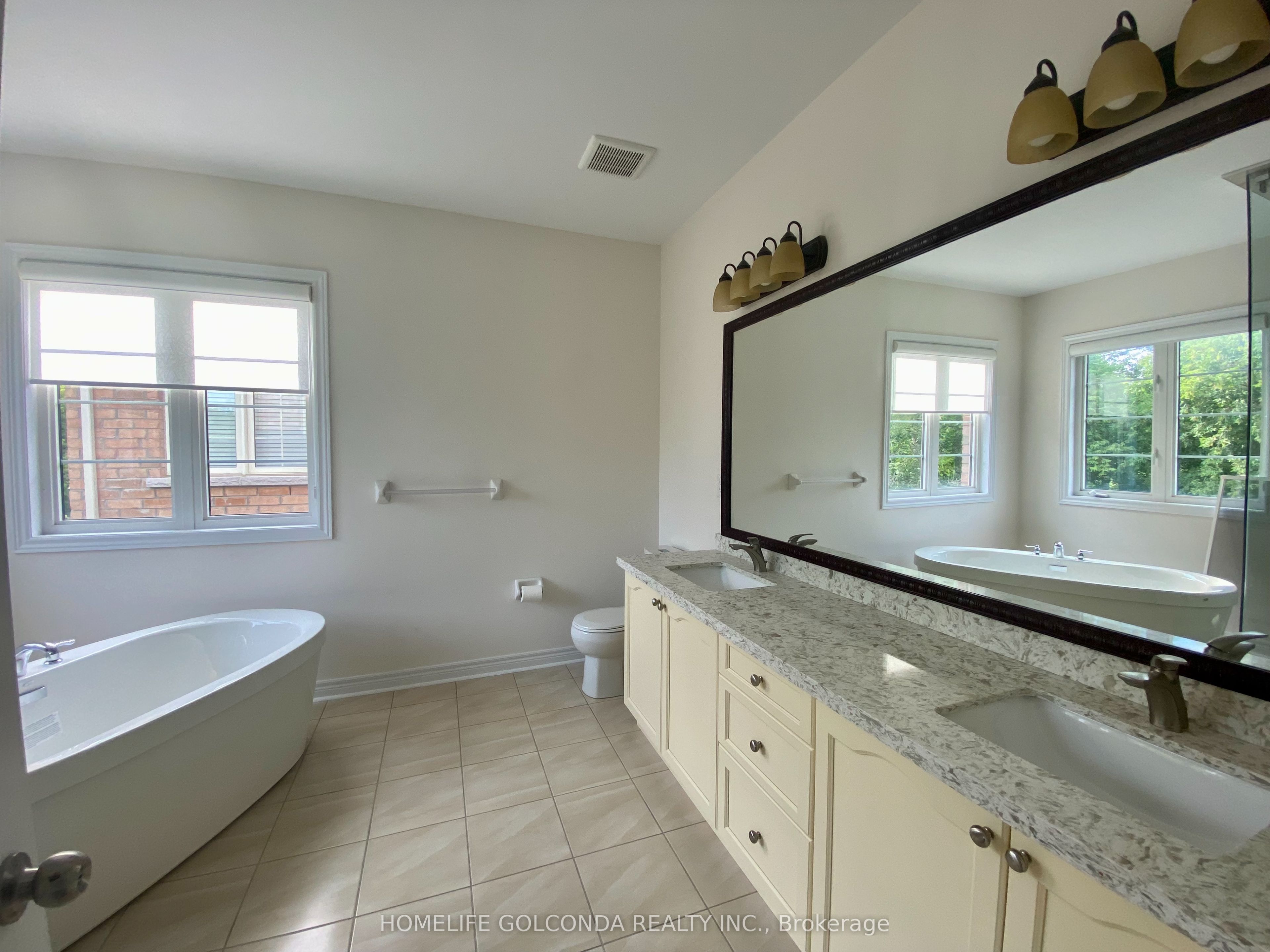160 Chouinard Way Property Photo 20