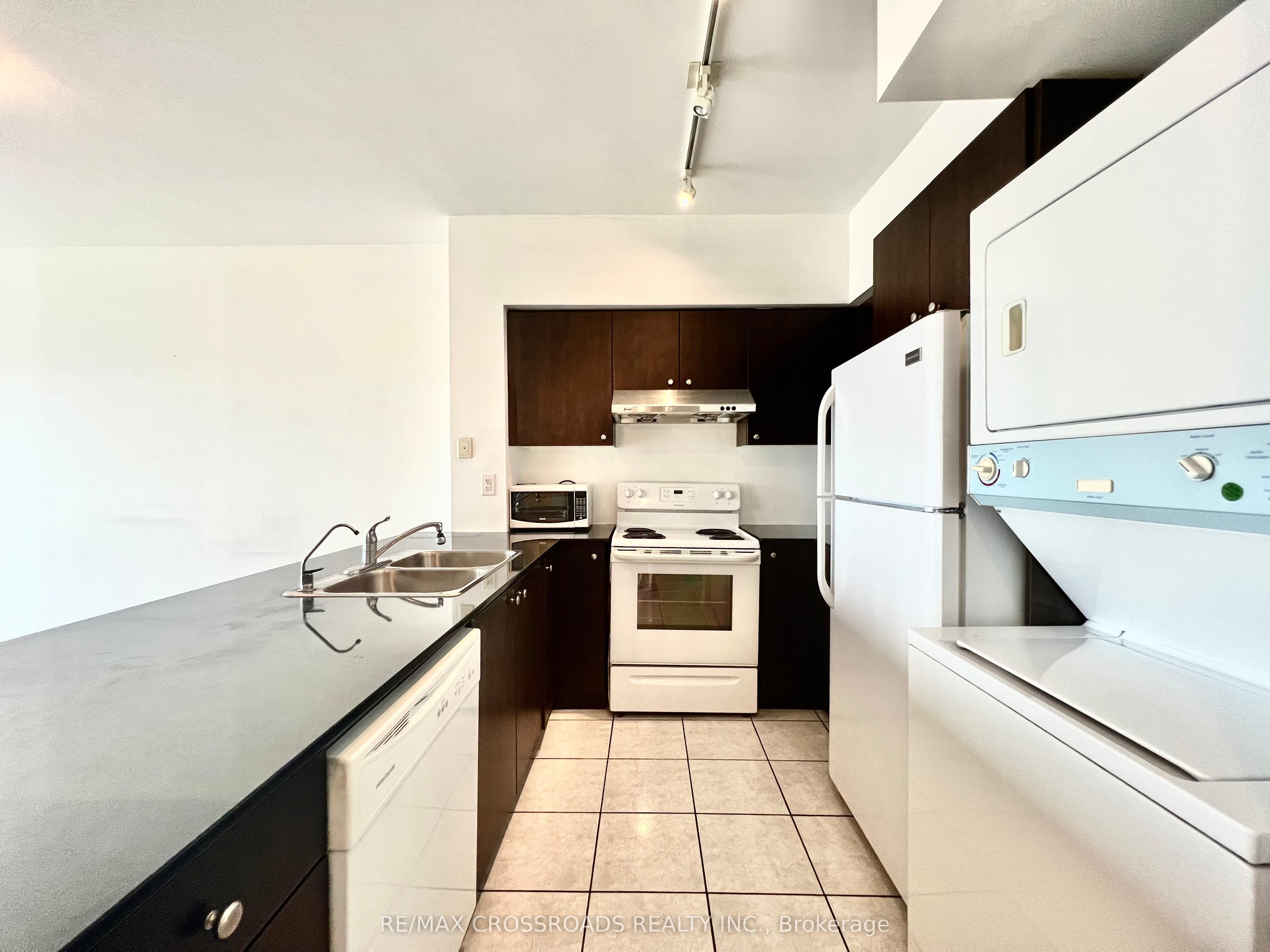 4600 Steeles Avenue E 803 Property Photo 3