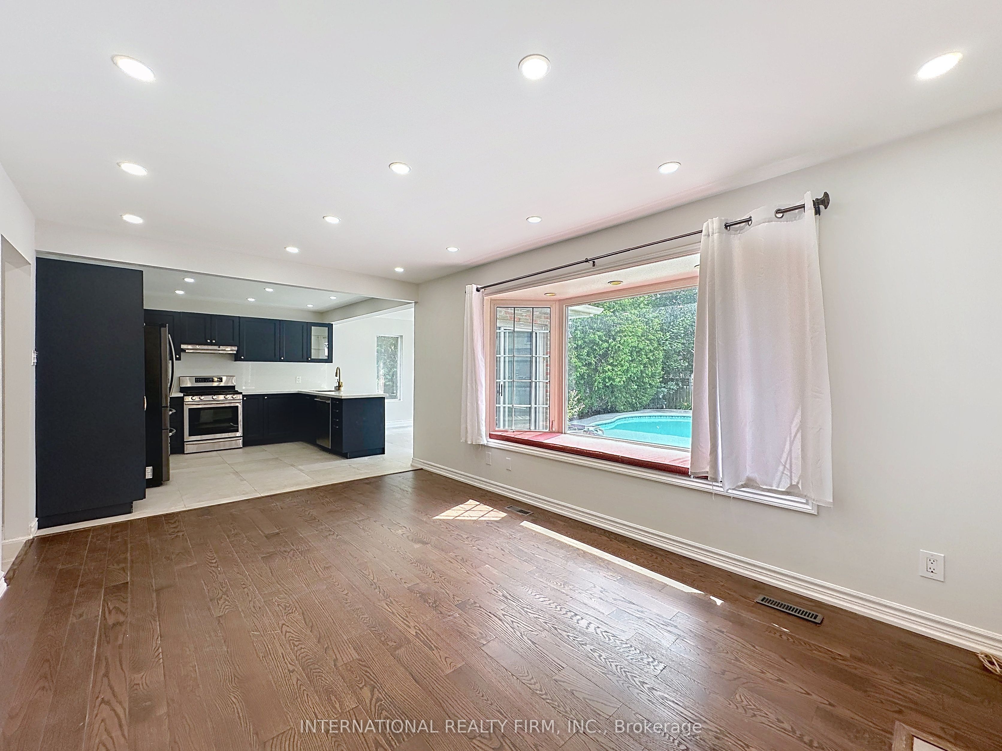 21 Mayvern Crescent Property Photo 18