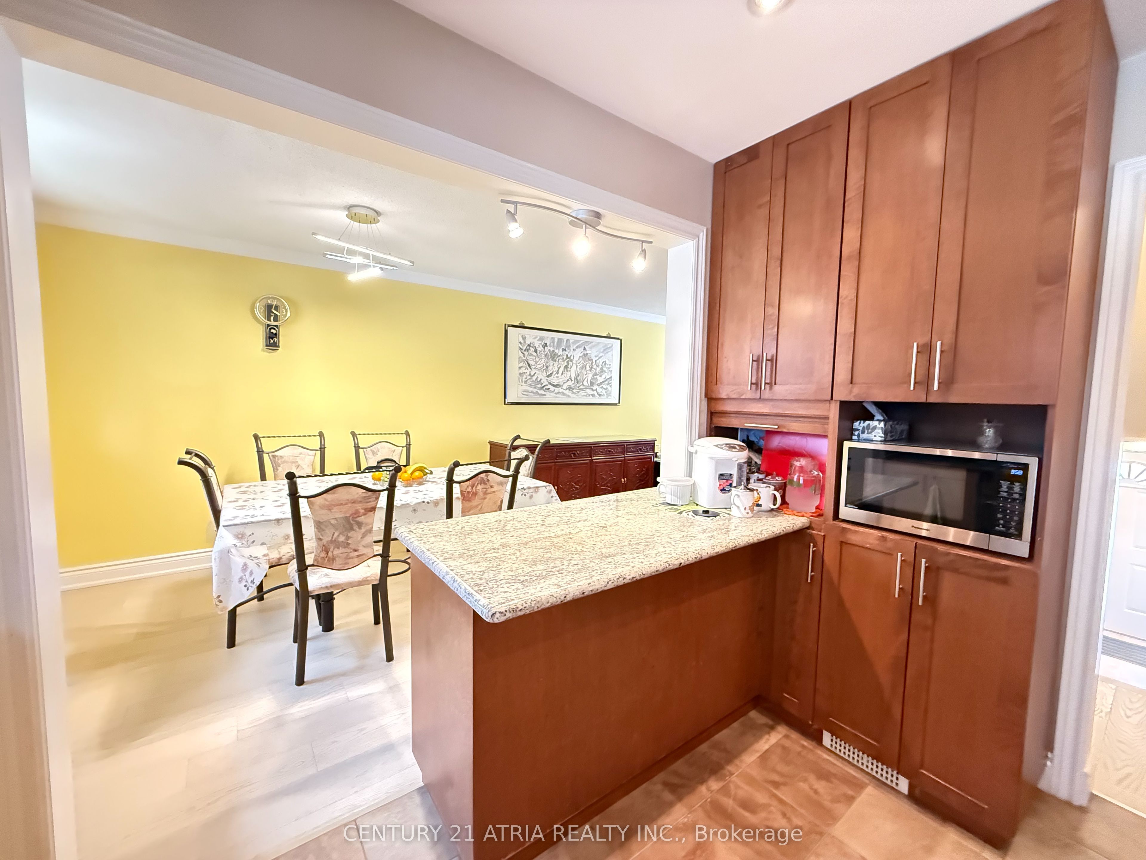 73 Stately Way Property Photo 10
