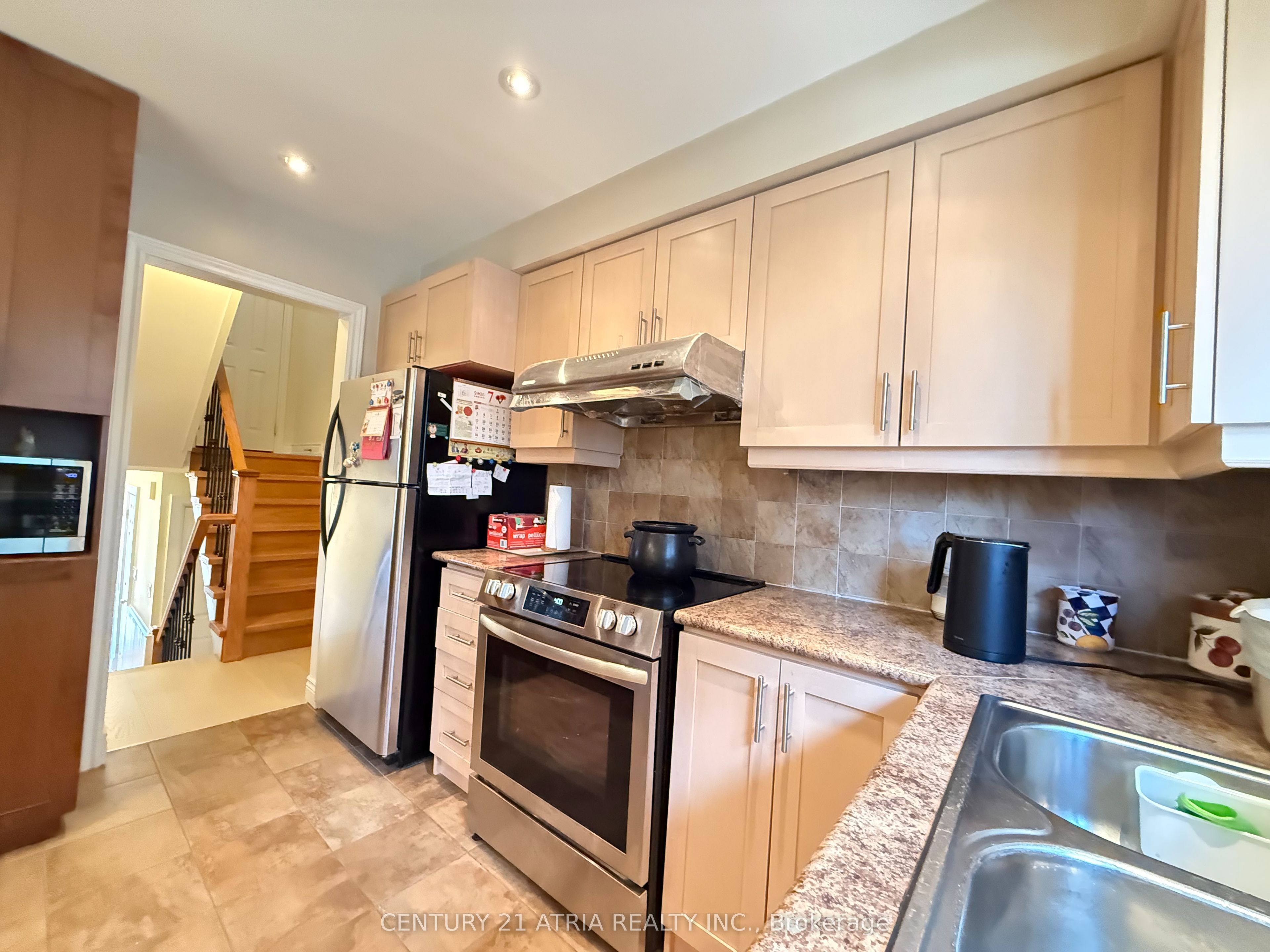 73 Stately Way Property Photo 11