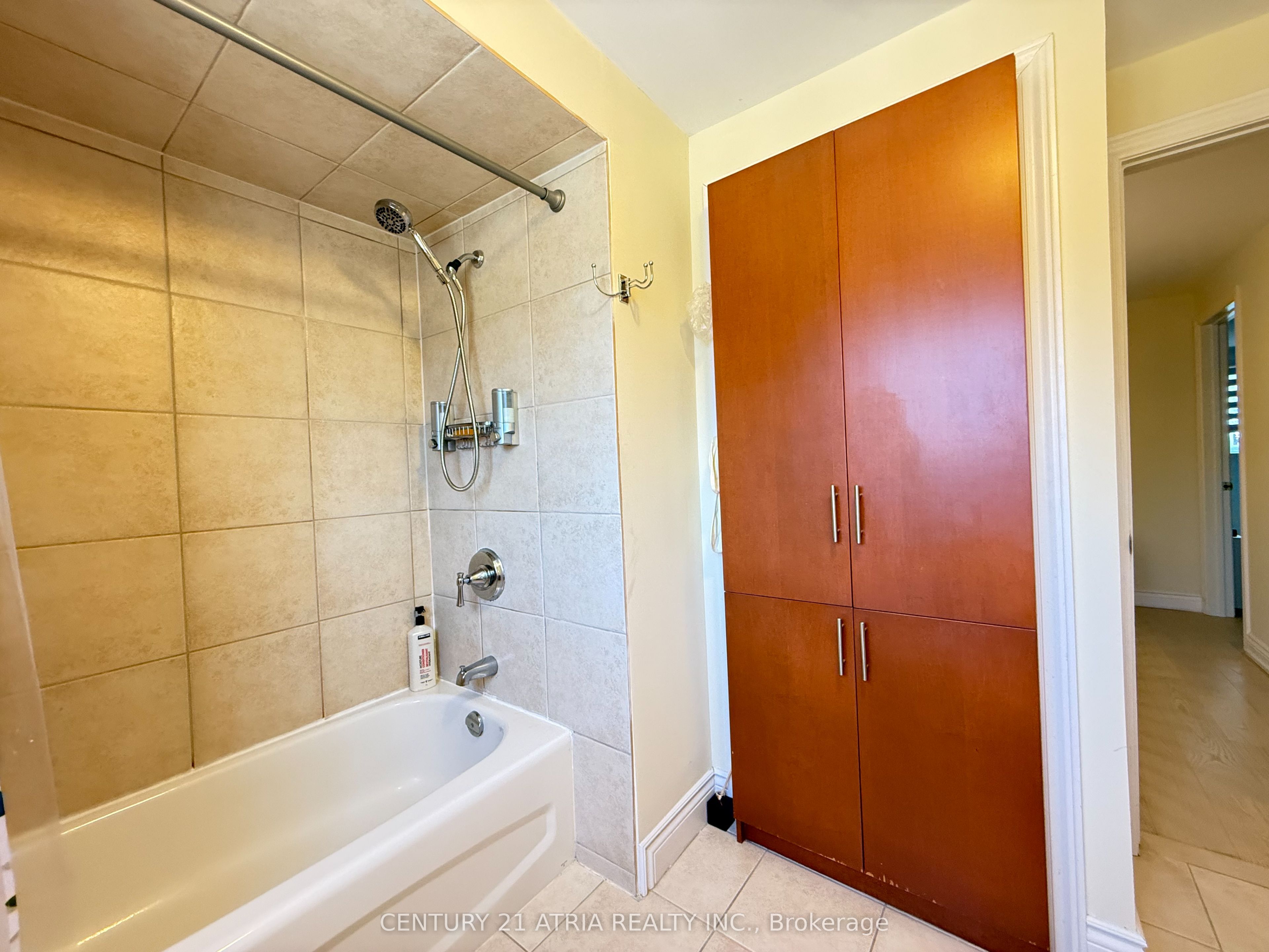 73 Stately Way Property Photo 18